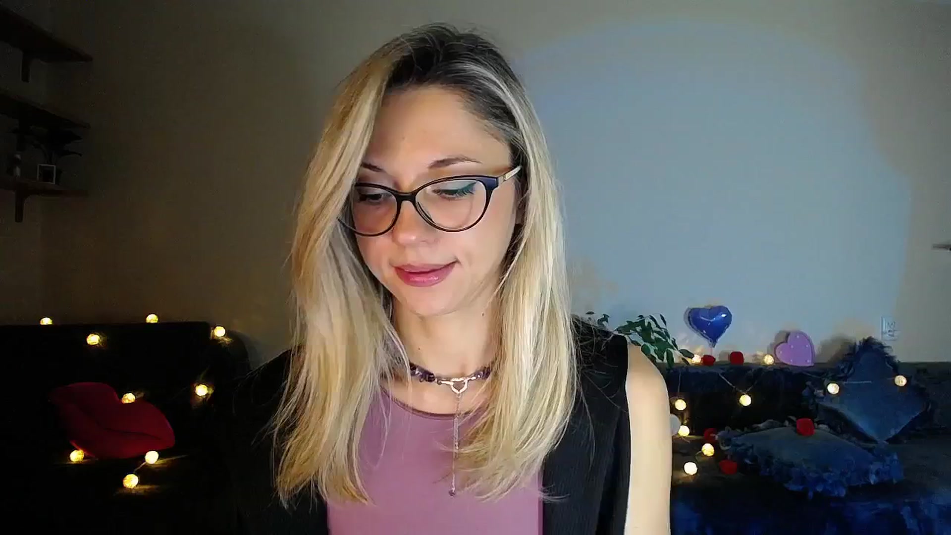 Gallery image thumbnail from Sunshine_alis's myfreecams stream on, 10/13/2025, 16:56 image 15 of 20