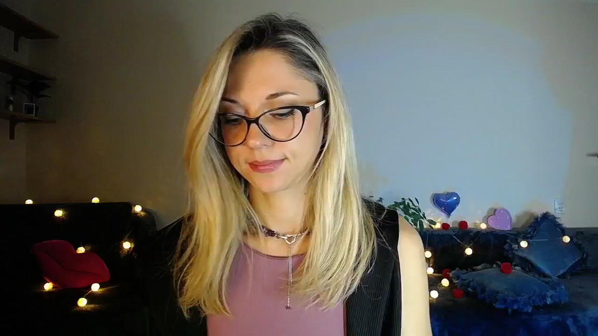 Gallery image thumbnail from Sunshine_alis's myfreecams stream on, 10/13/2025, 16:56 image 14 of 20