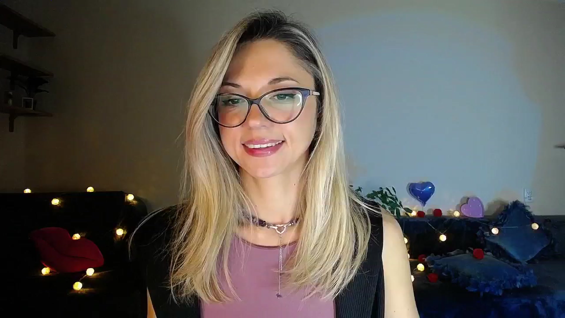 Gallery image thumbnail from Sunshine_alis's myfreecams stream on, 10/13/2025, 16:56 image 10 of 20
