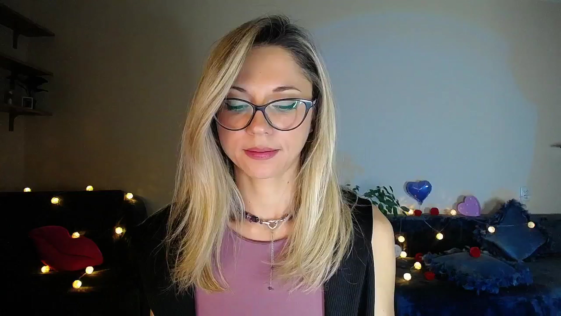 Gallery image thumbnail from Sunshine_alis's myfreecams stream on, 10/13/2025, 16:56 image 12 of 20