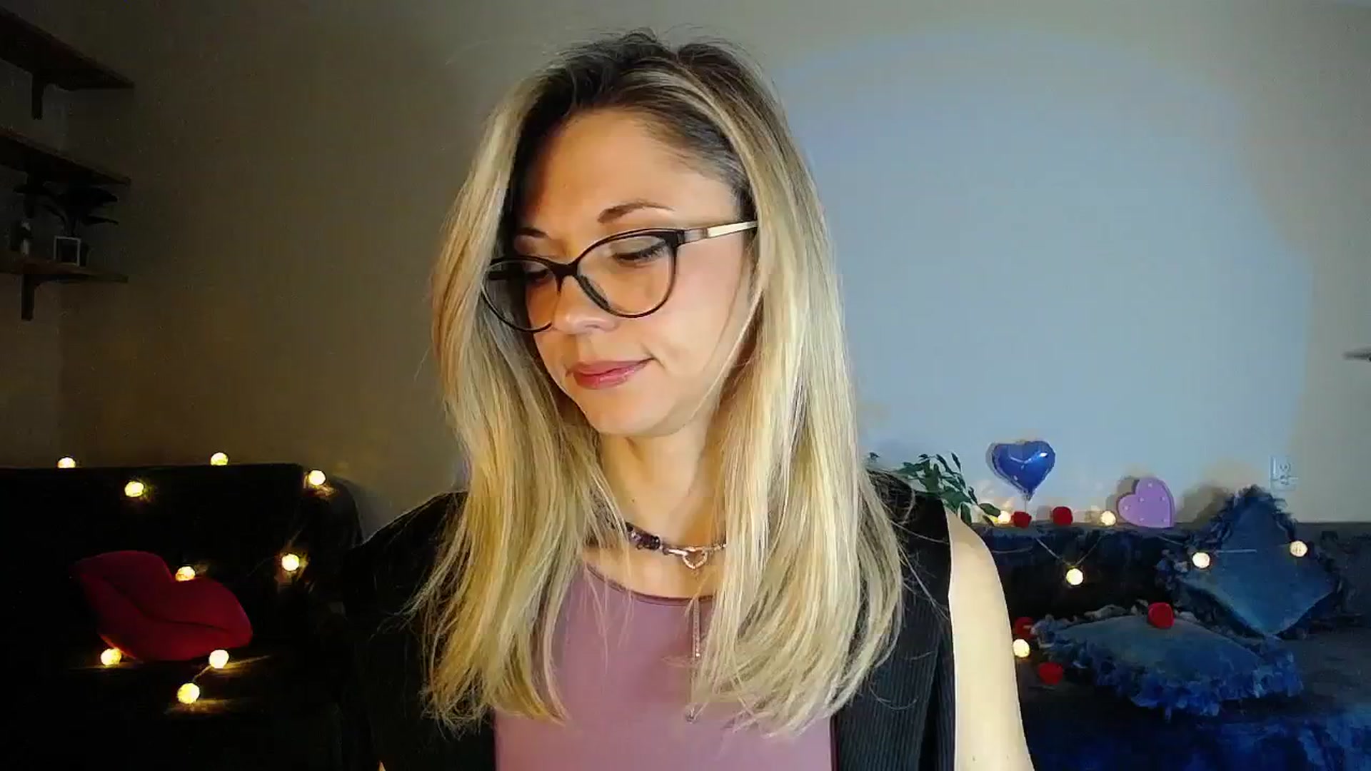 Gallery image thumbnail from Sunshine_alis's myfreecams stream on, 10/13/2025, 16:56 image 13 of 20