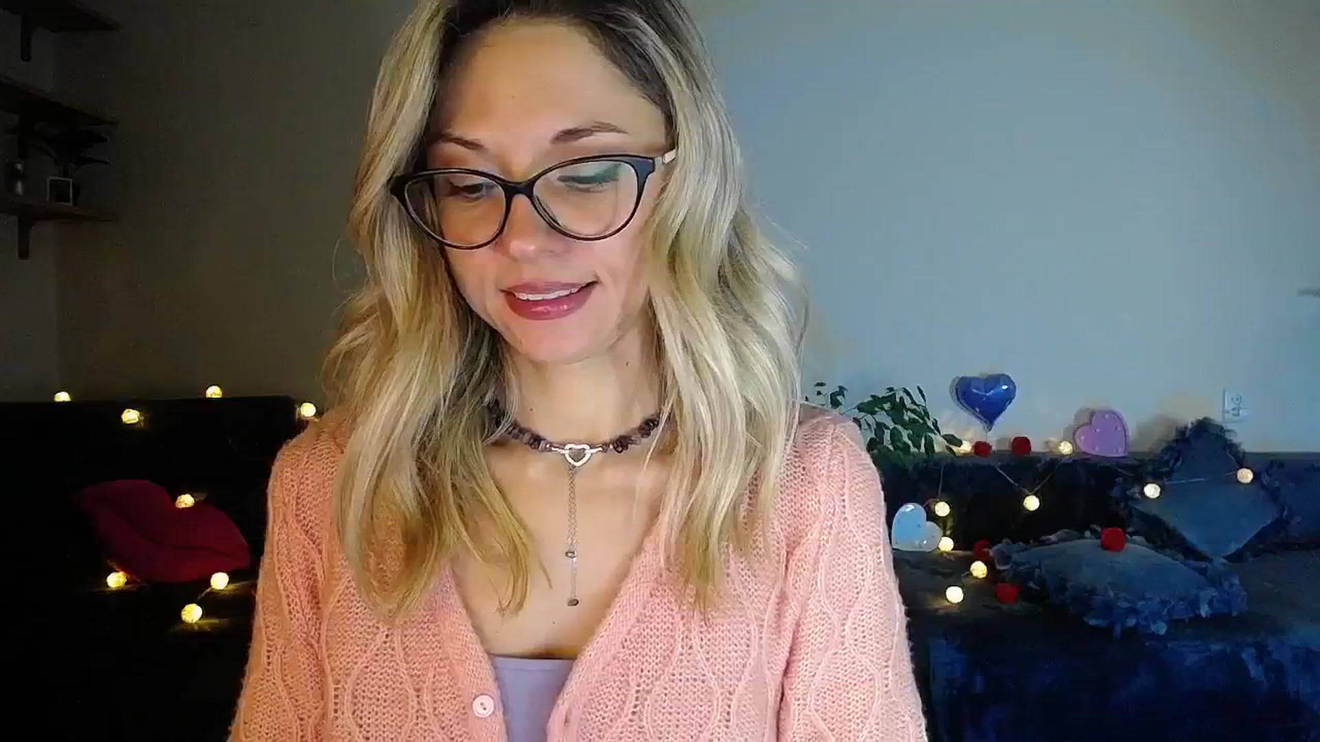 Gallery image thumbnail from Sunshine_alis's myfreecams stream on, 10/14/2025, 16:41 image 1 of 20