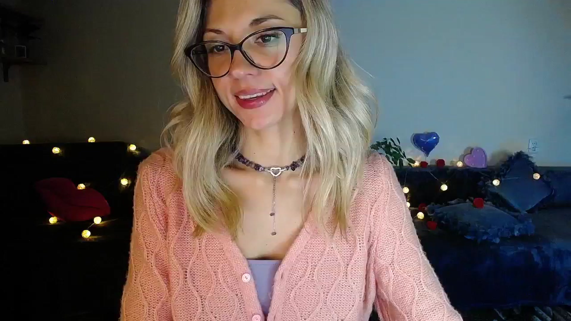 Gallery image thumbnail from Sunshine_alis's myfreecams stream on, 10/14/2025, 16:41 image 3 of 20