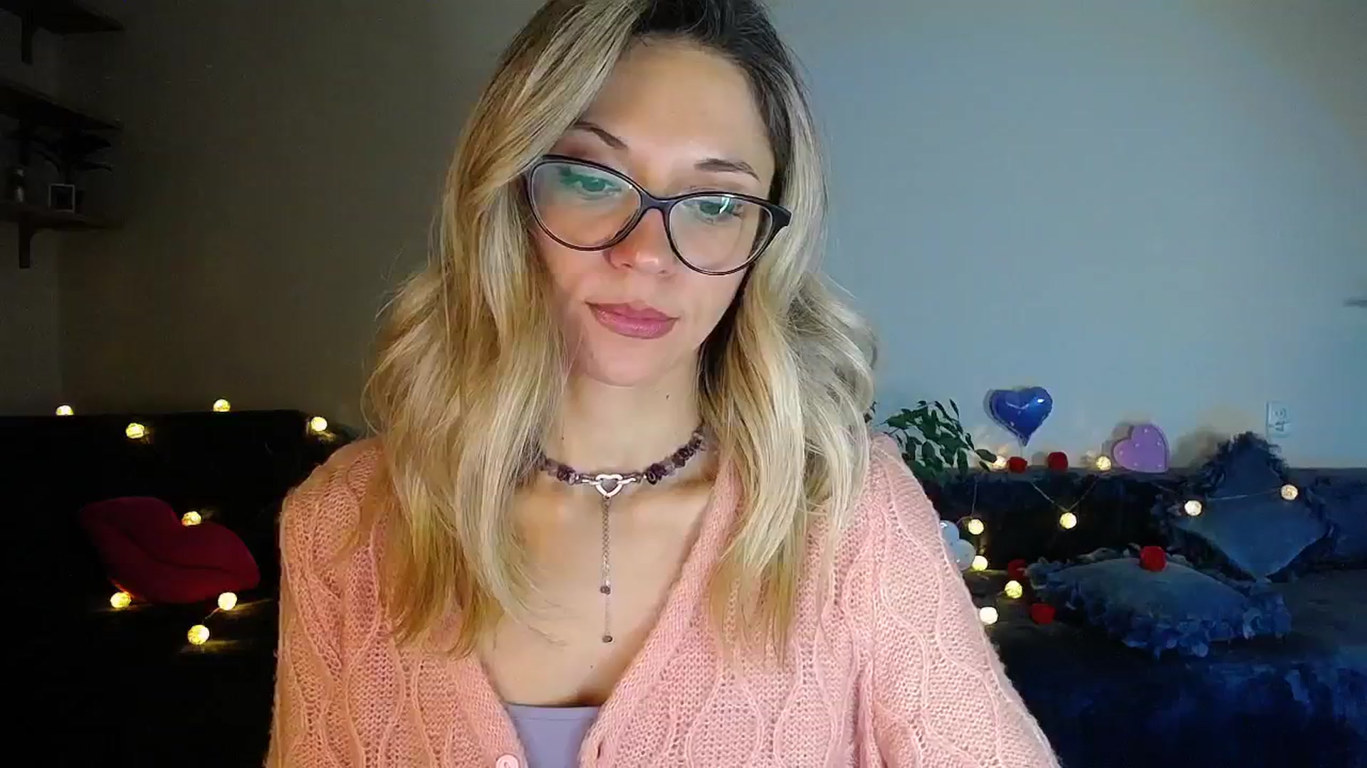 Gallery image thumbnail from Sunshine_alis's myfreecams stream on, 10/14/2025, 16:41 image 2 of 20