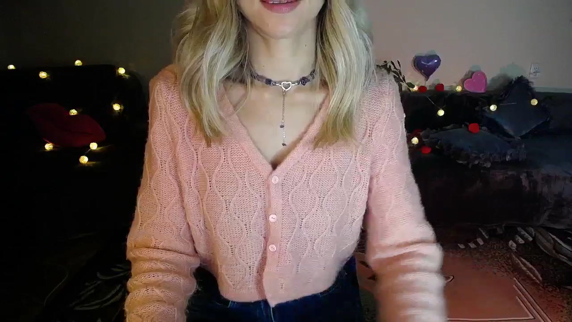 Gallery image thumbnail from Sunshine_alis's myfreecams stream on, 10/14/2025, 19:01 image 9 of 20