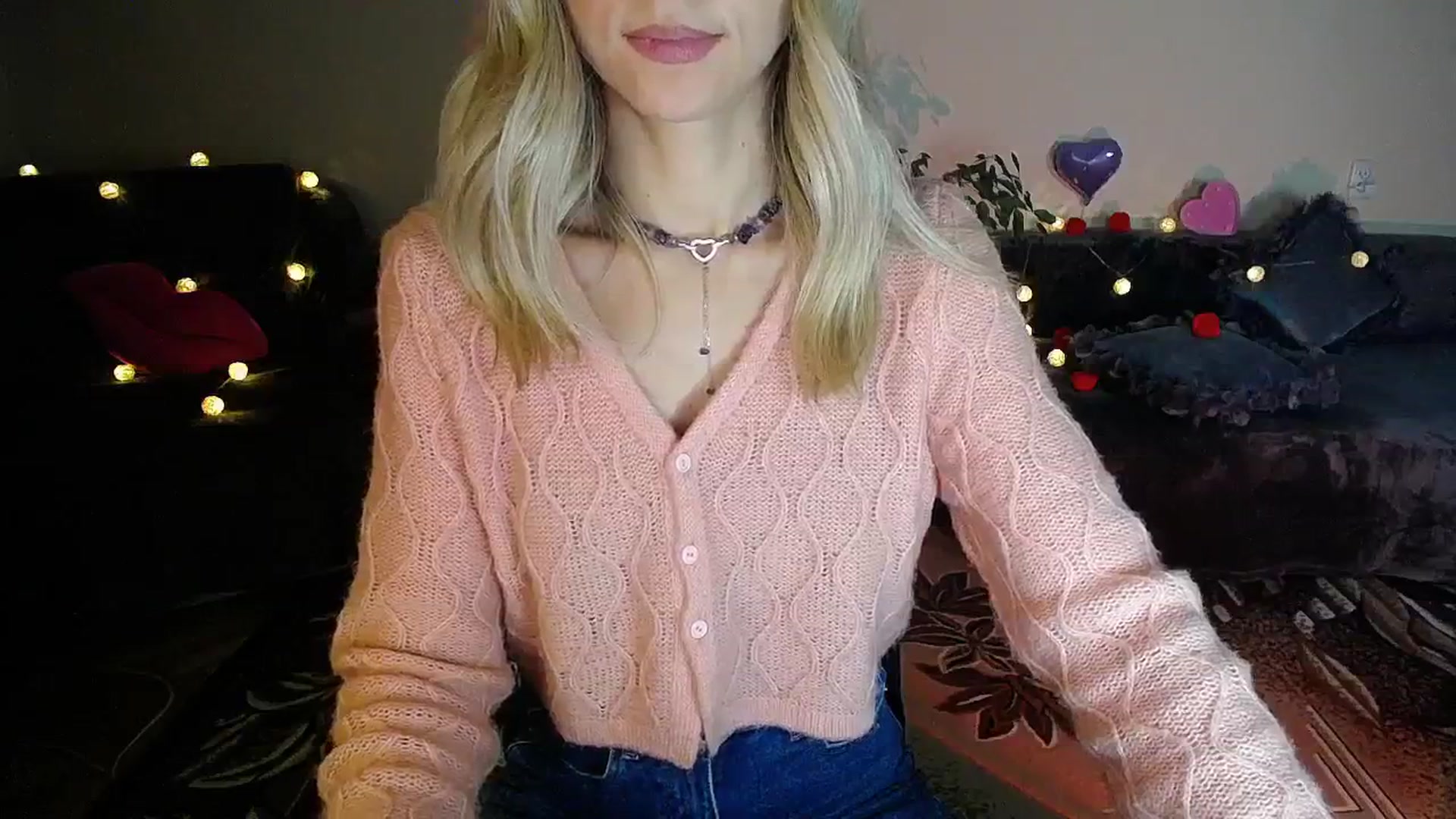 Gallery image thumbnail from Sunshine_alis's myfreecams stream on, 10/14/2025, 19:01 image 16 of 20