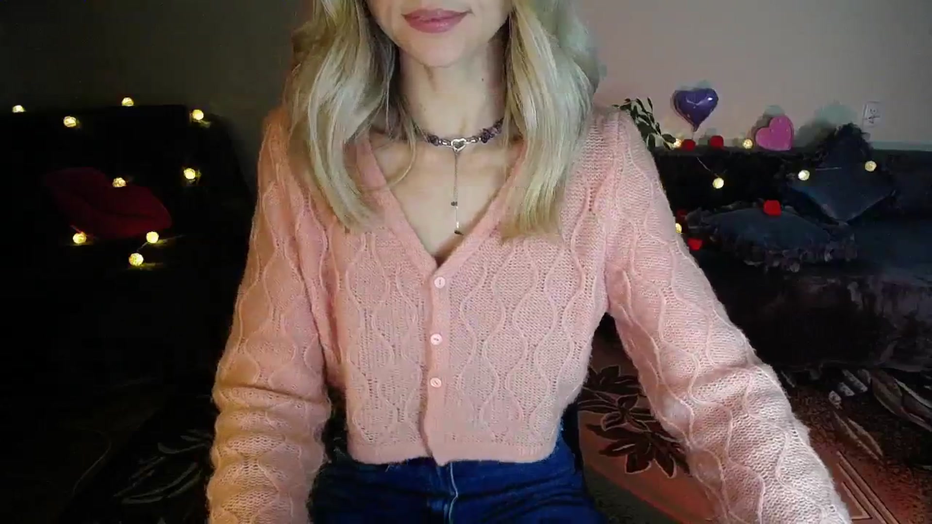 Gallery image thumbnail from Sunshine_alis's myfreecams stream on, 10/14/2025, 19:01 image 10 of 20