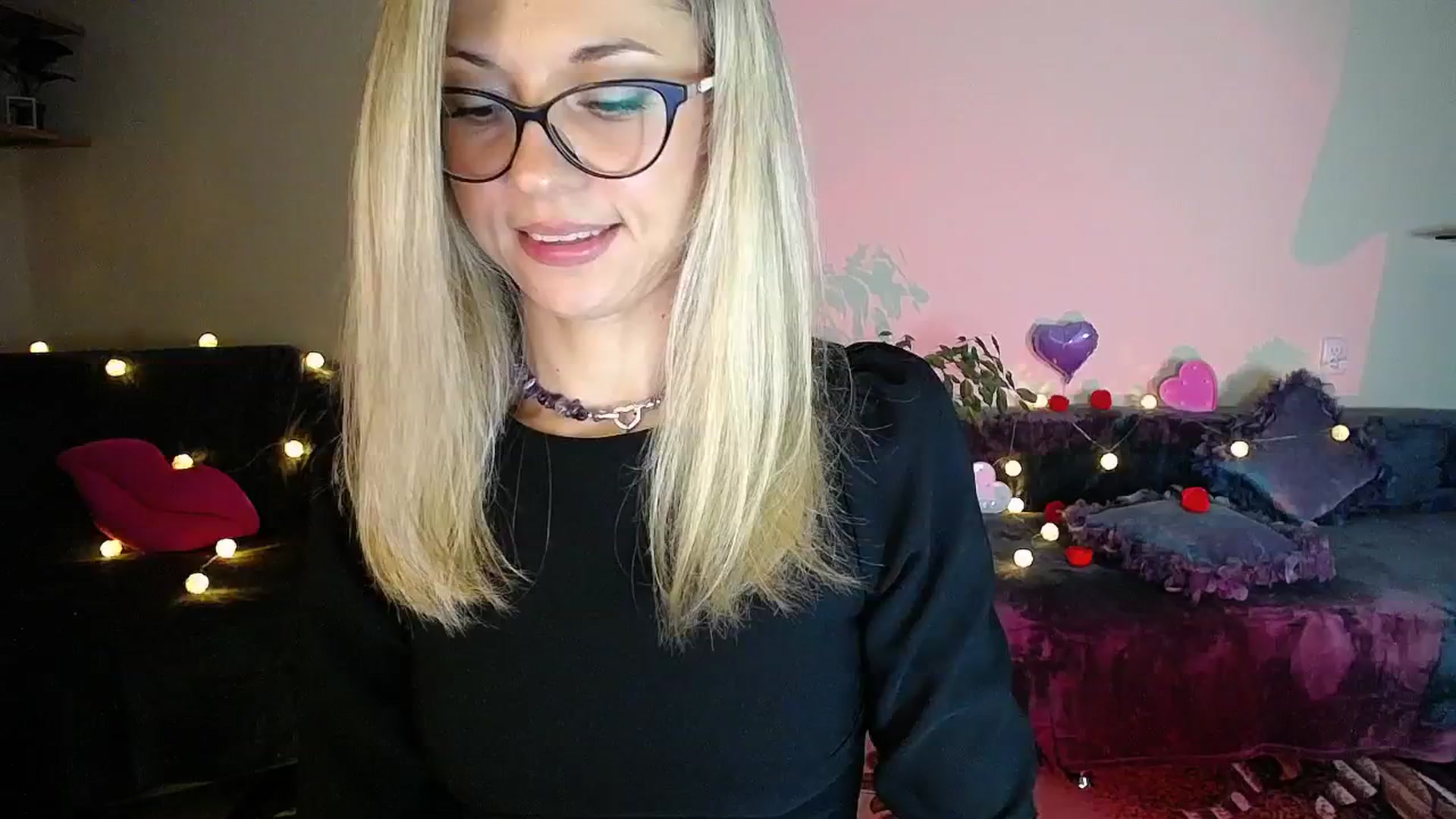 Gallery image thumbnail from Sunshine_alis's myfreecams stream on, 10/15/2025, 19:10 image 12 of 20