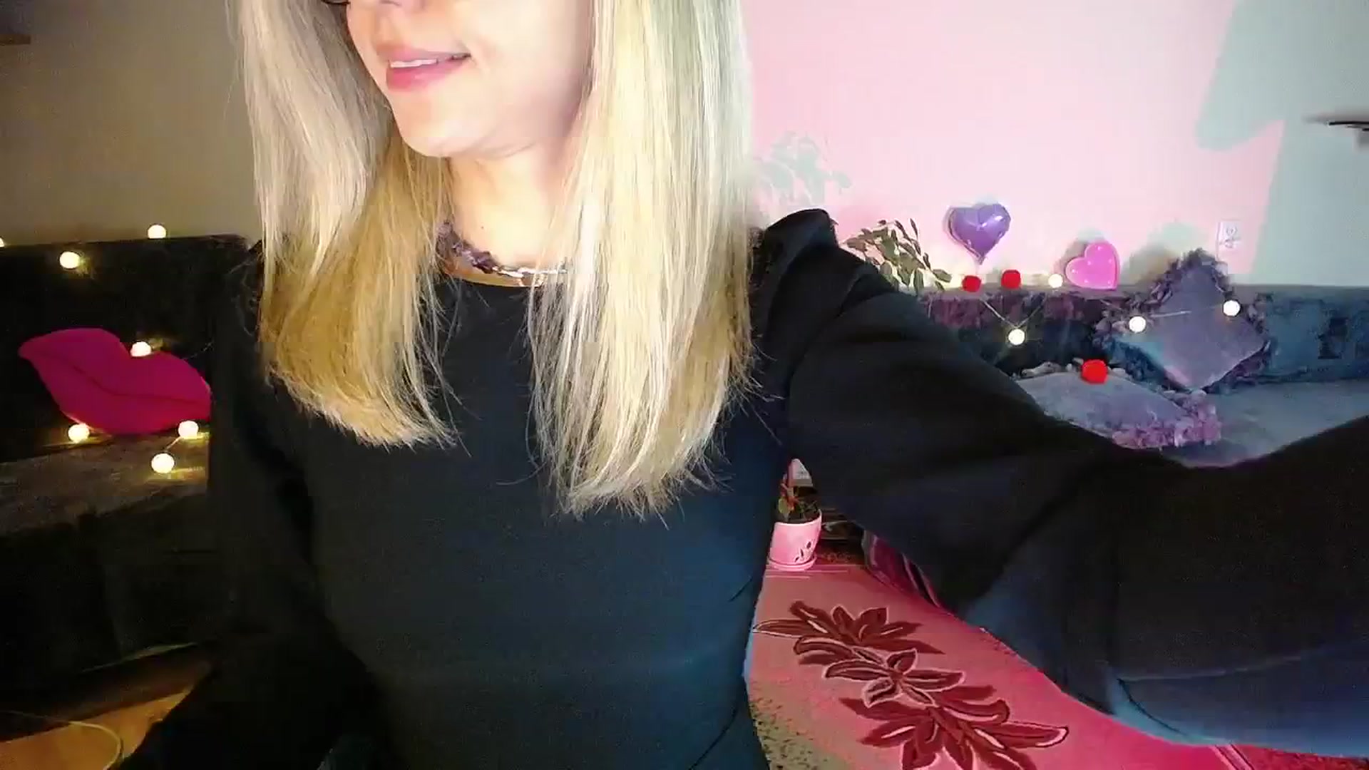 Gallery image thumbnail from Sunshine_alis's myfreecams stream on, 10/15/2025, 19:10 image 17 of 20