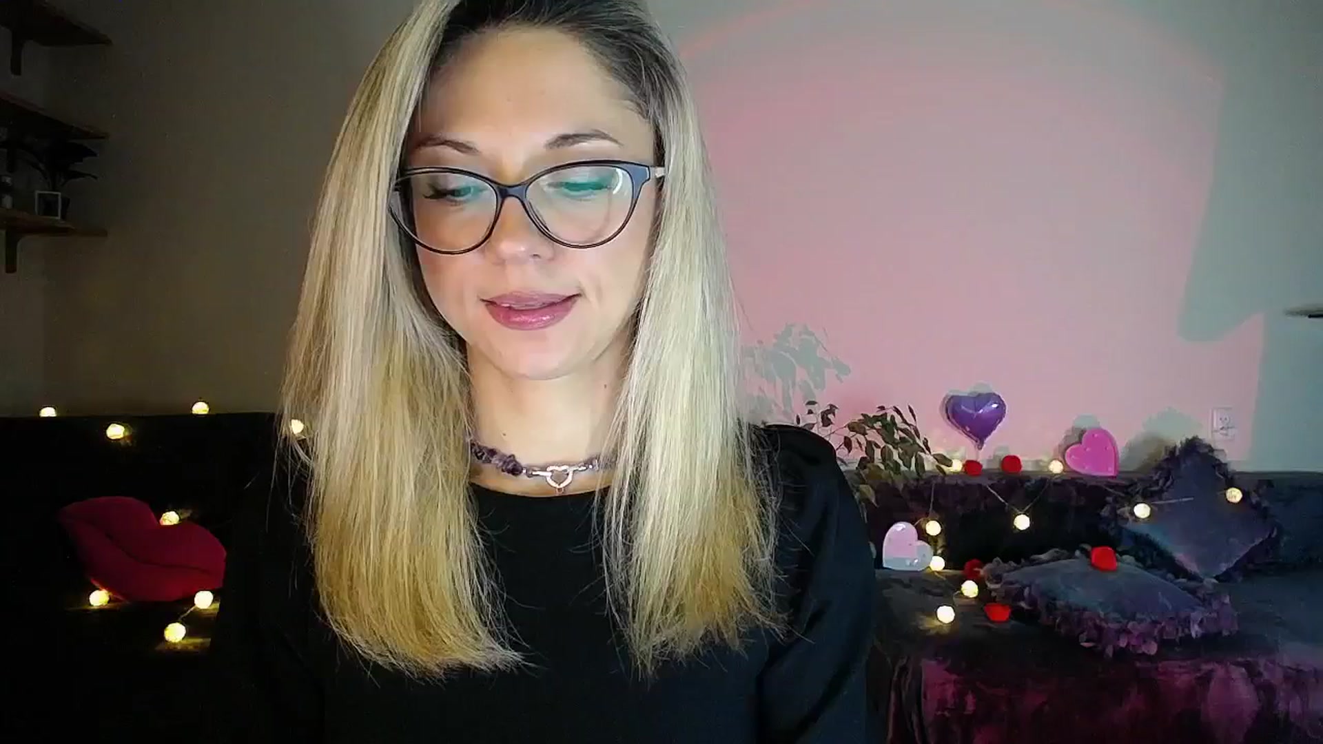 Gallery image thumbnail from Sunshine_alis's myfreecams stream on, 10/15/2025, 19:10 image 4 of 20
