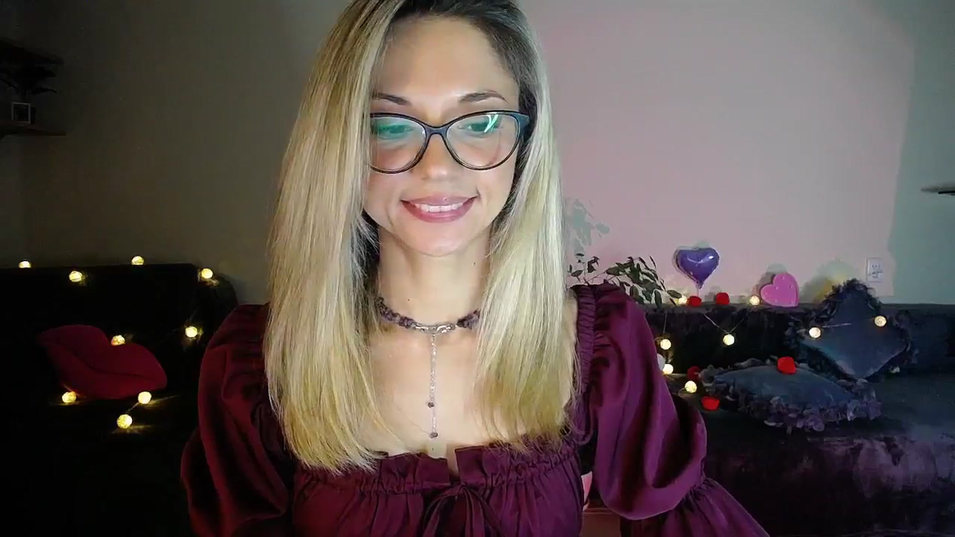 Gallery image thumbnail from Sunshine_alis's myfreecams stream on, 10/17/2025, 18:43 image 18 of 20