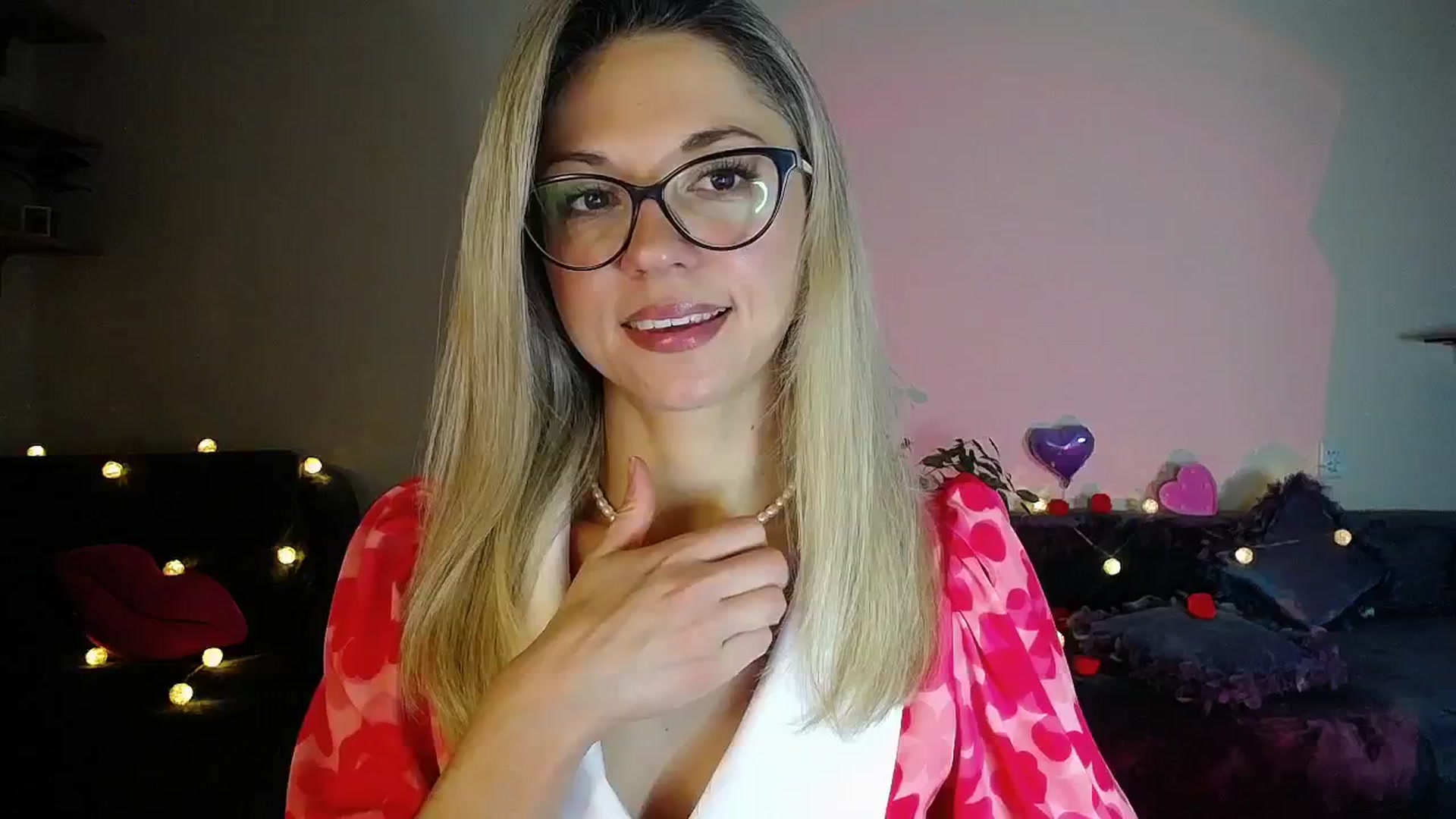 Gallery image thumbnail from Sunshine_alis's myfreecams stream on, 10/18/2025, 16:26 image 15 of 20