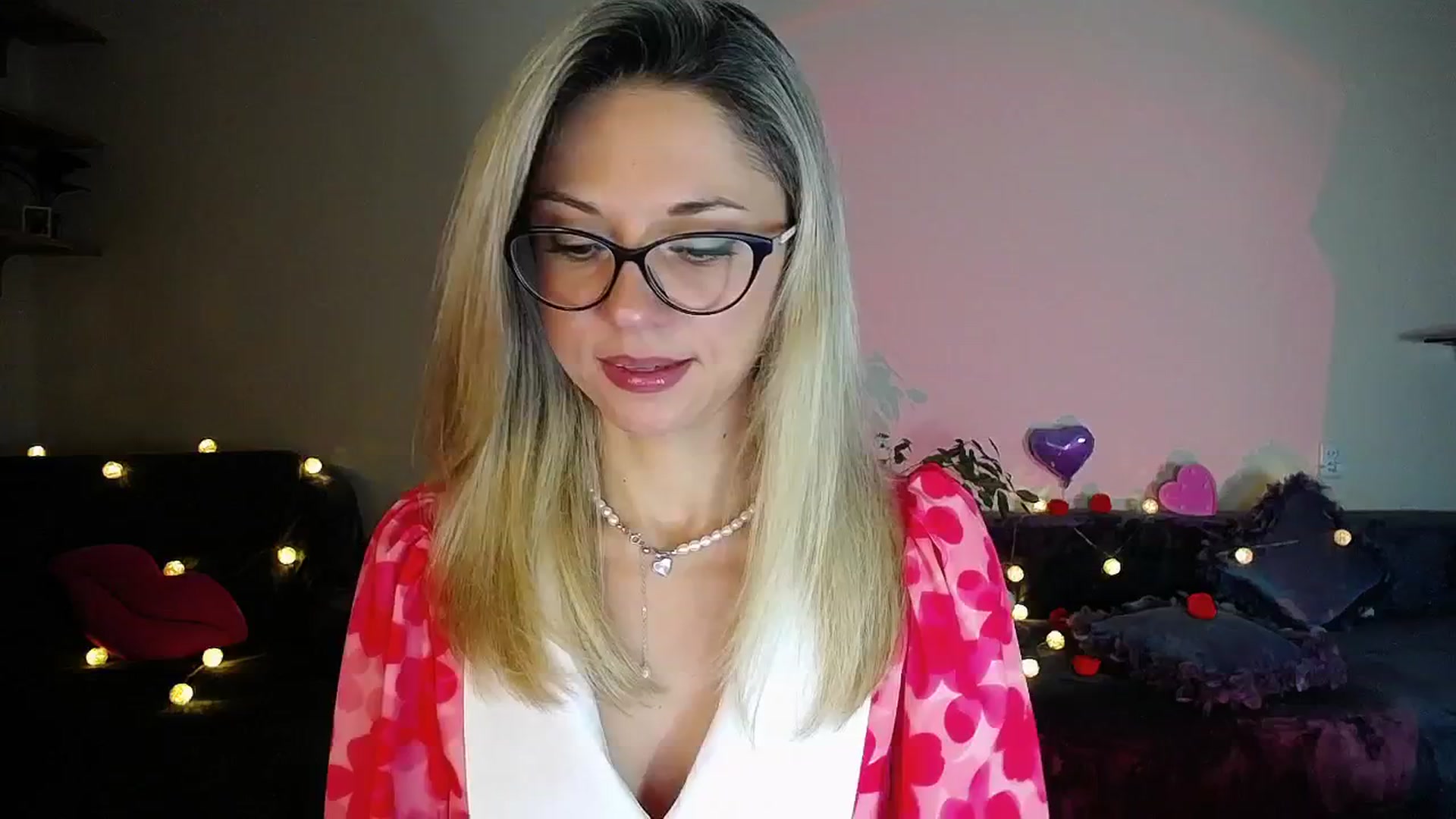 Gallery image thumbnail from Sunshine_alis's myfreecams stream on, 10/18/2025, 16:26 image 3 of 20