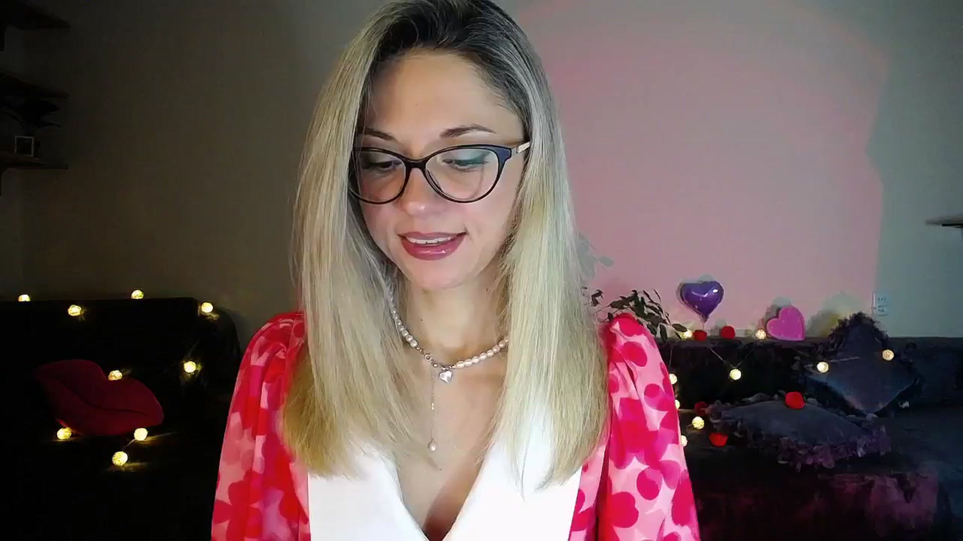 Gallery image thumbnail from Sunshine_alis's myfreecams stream on, 10/18/2025, 16:26 image 1 of 20