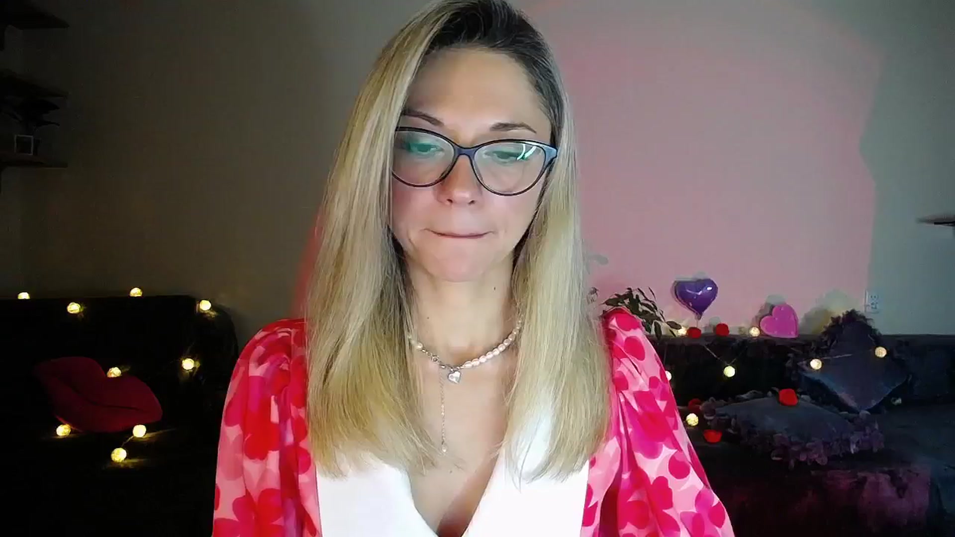 Gallery image thumbnail from Sunshine_alis's myfreecams stream on, 10/18/2025, 16:26 image 11 of 20