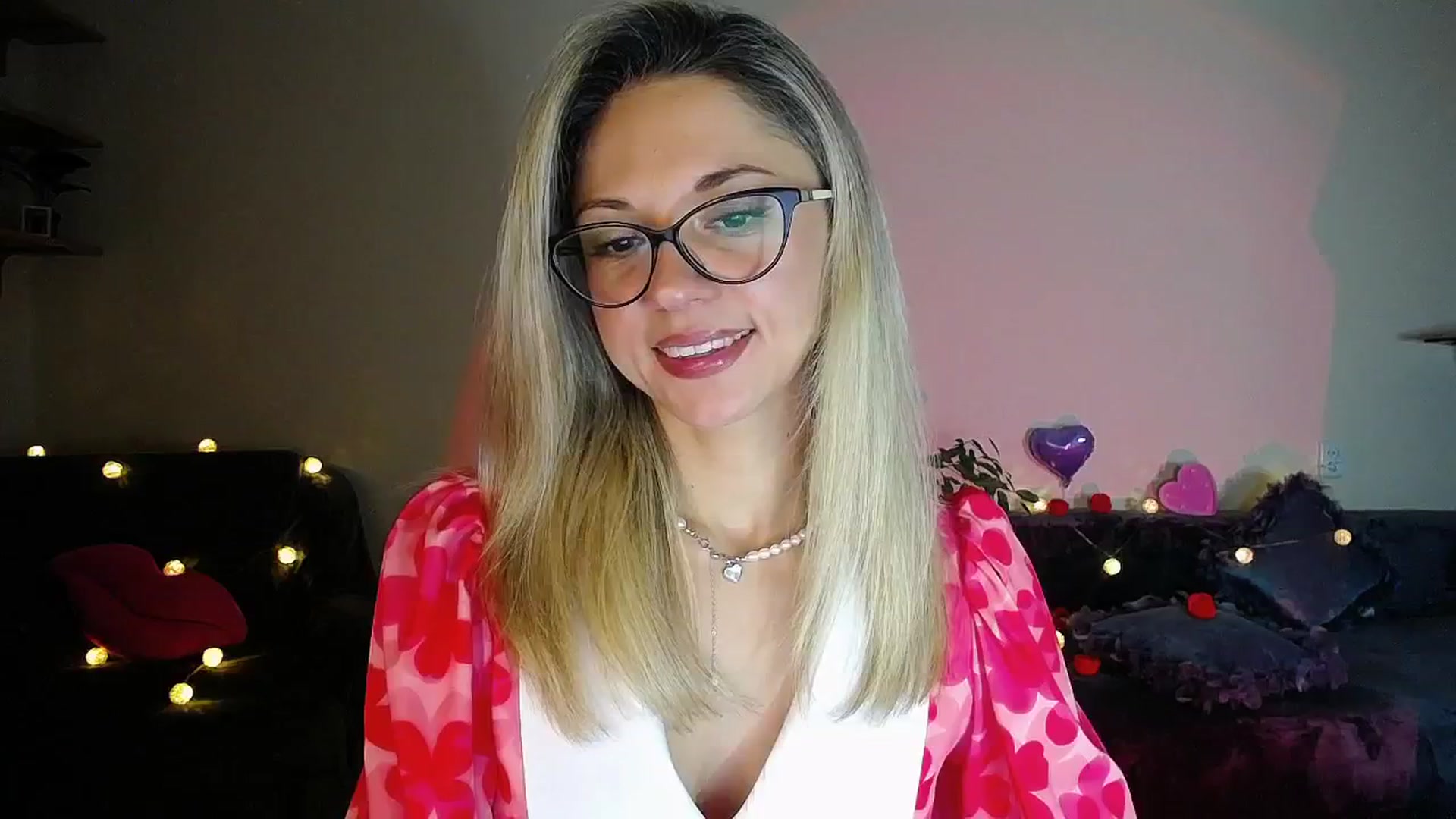Gallery image thumbnail from Sunshine_alis's myfreecams stream on, 10/18/2025, 16:26 image 8 of 20