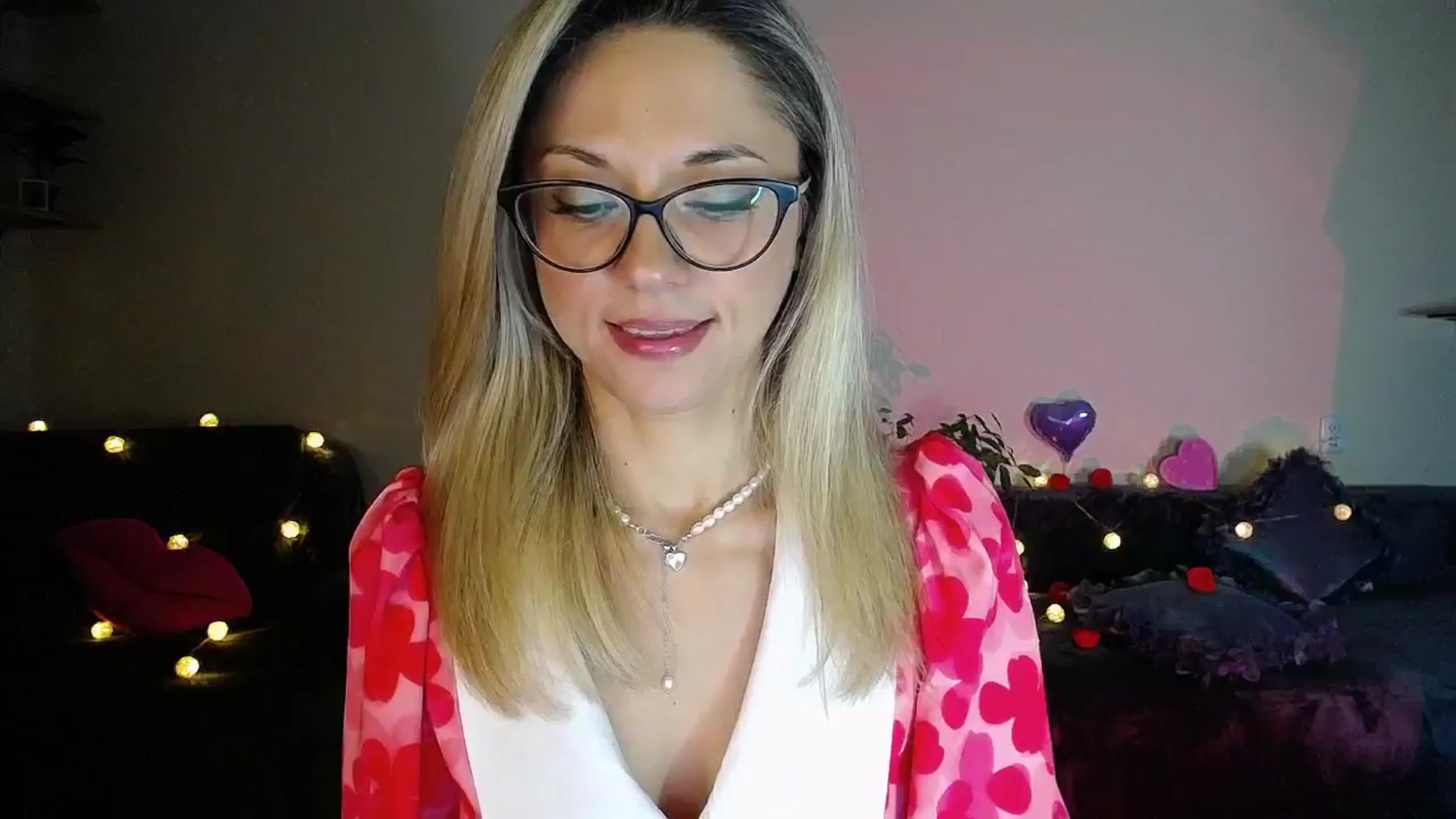 Gallery image thumbnail from Sunshine_alis's myfreecams stream on, 10/18/2025, 18:06 image 7 of 20