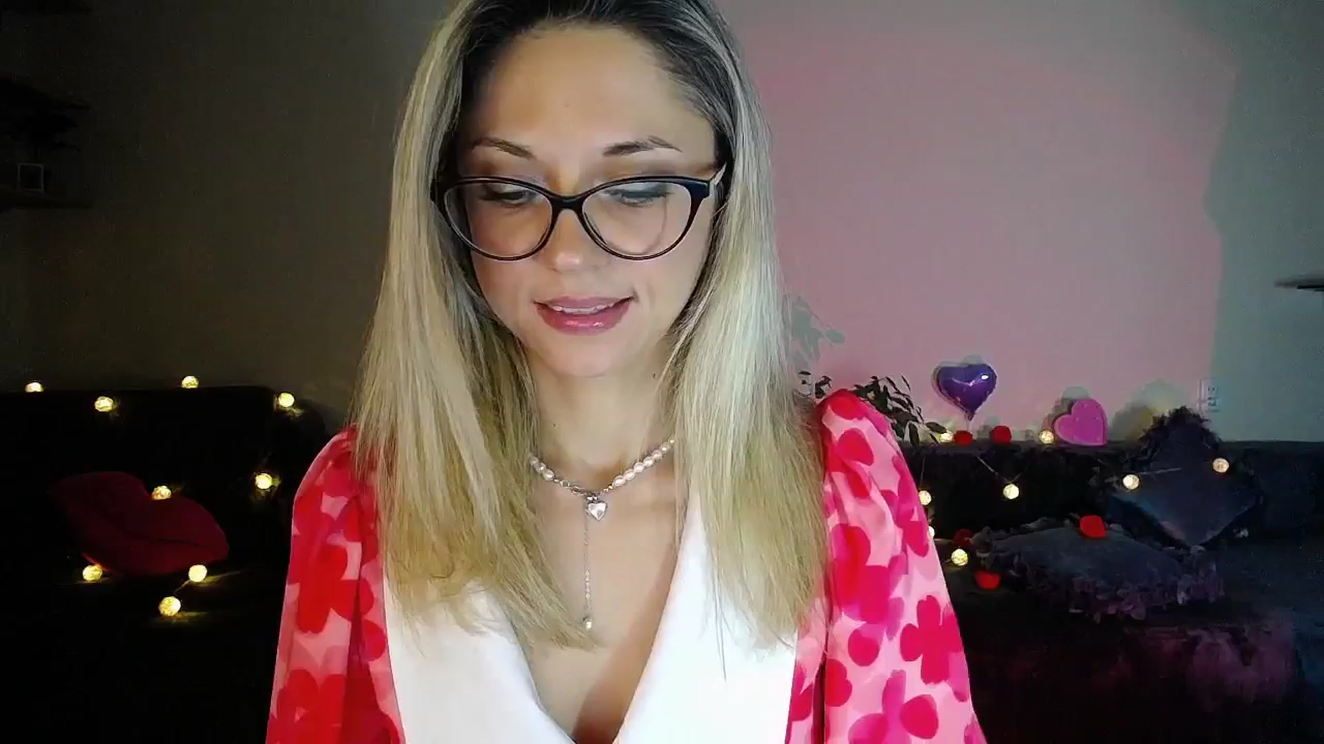Gallery image thumbnail from Sunshine_alis's myfreecams stream on, 10/18/2025, 18:06 image 18 of 20