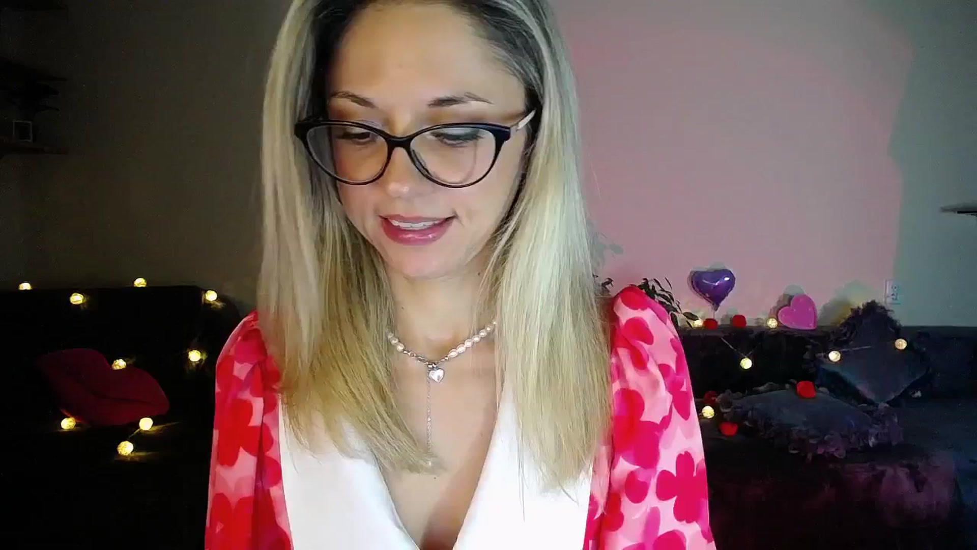 Gallery image thumbnail from Sunshine_alis's myfreecams stream on, 10/18/2025, 18:06 image 14 of 20