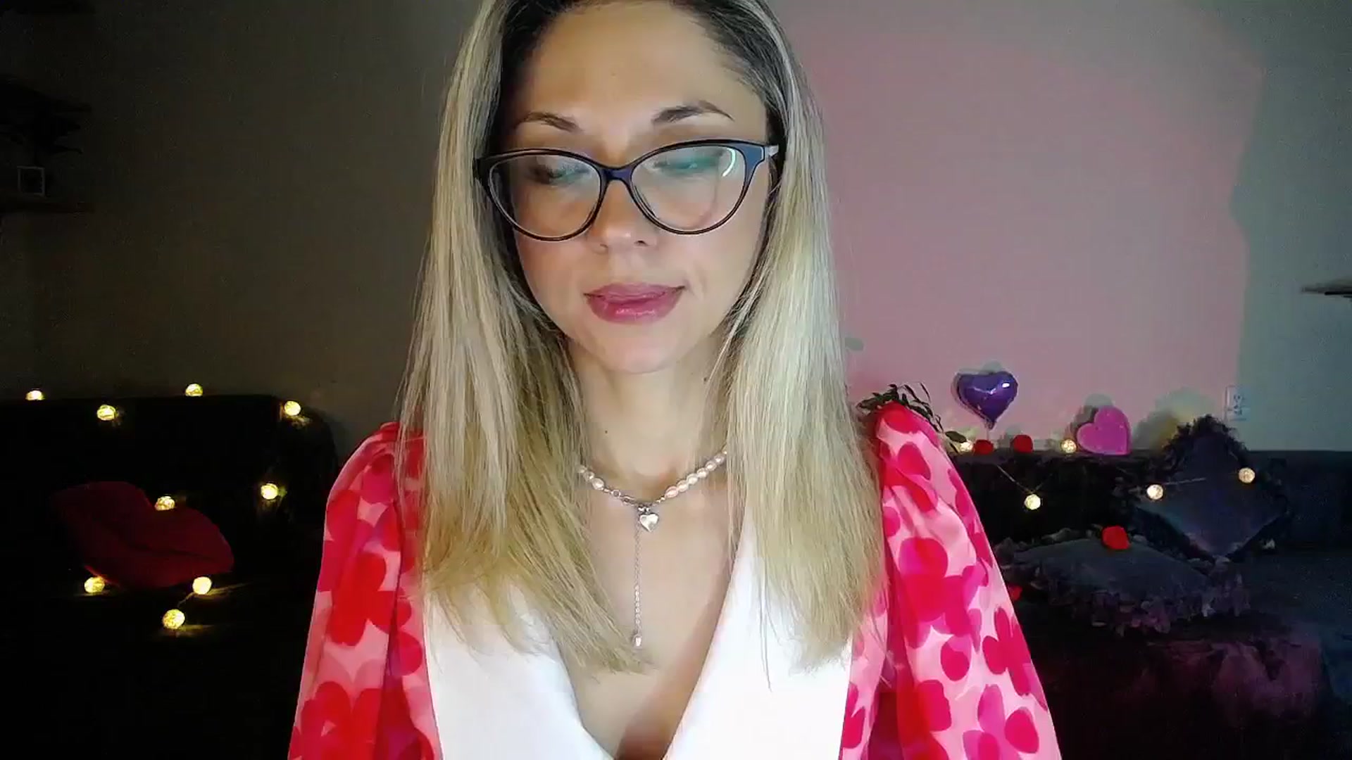 Gallery image thumbnail from Sunshine_alis's myfreecams stream on, 10/18/2025, 18:06 image 15 of 20