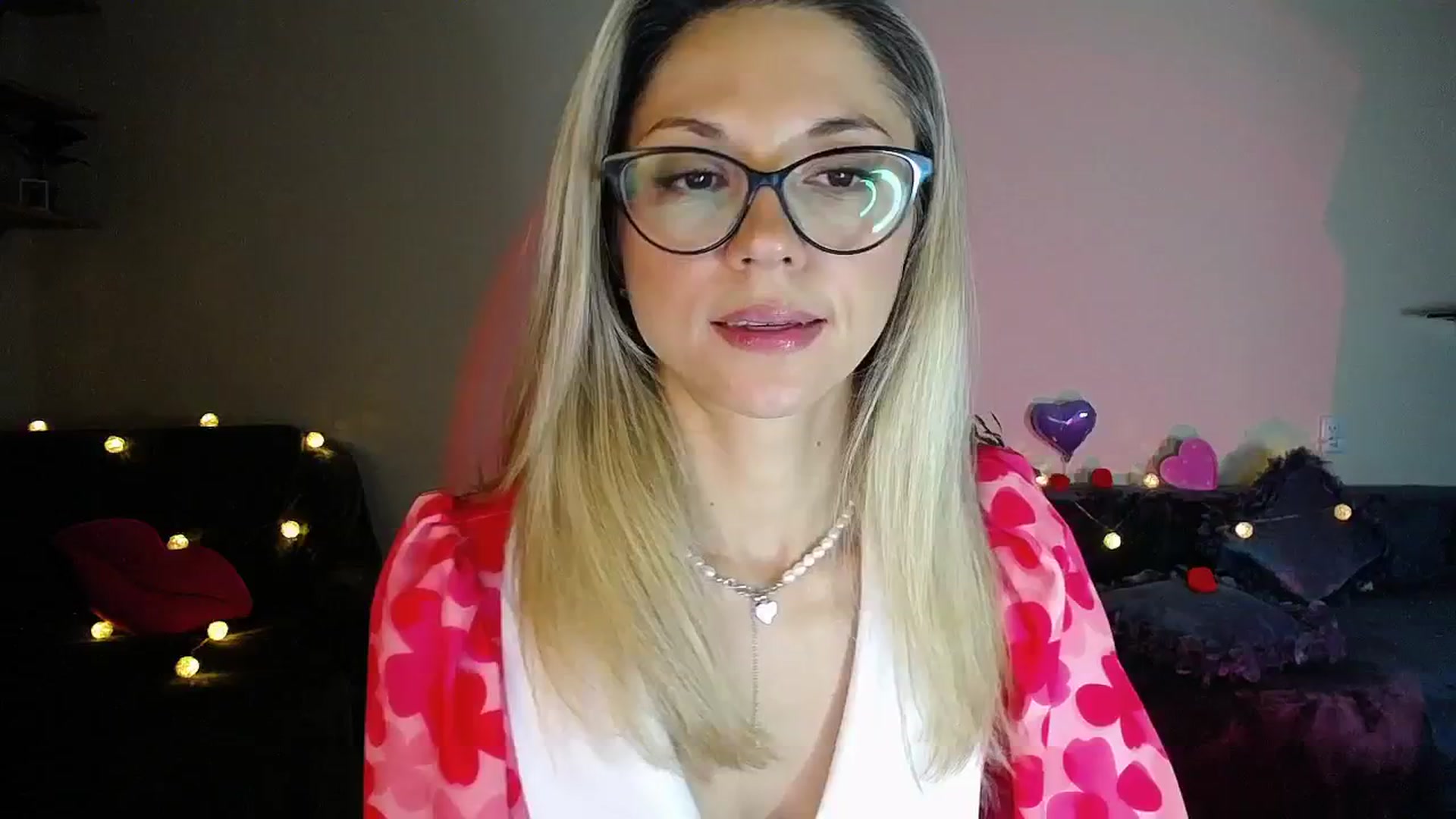 Gallery image thumbnail from Sunshine_alis's myfreecams stream on, 10/18/2025, 18:06 image 13 of 20