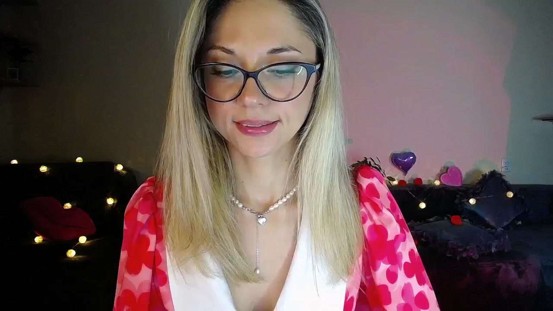 Gallery image thumbnail from Sunshine_alis's myfreecams stream on, 10/18/2025, 18:06 image 17 of 20