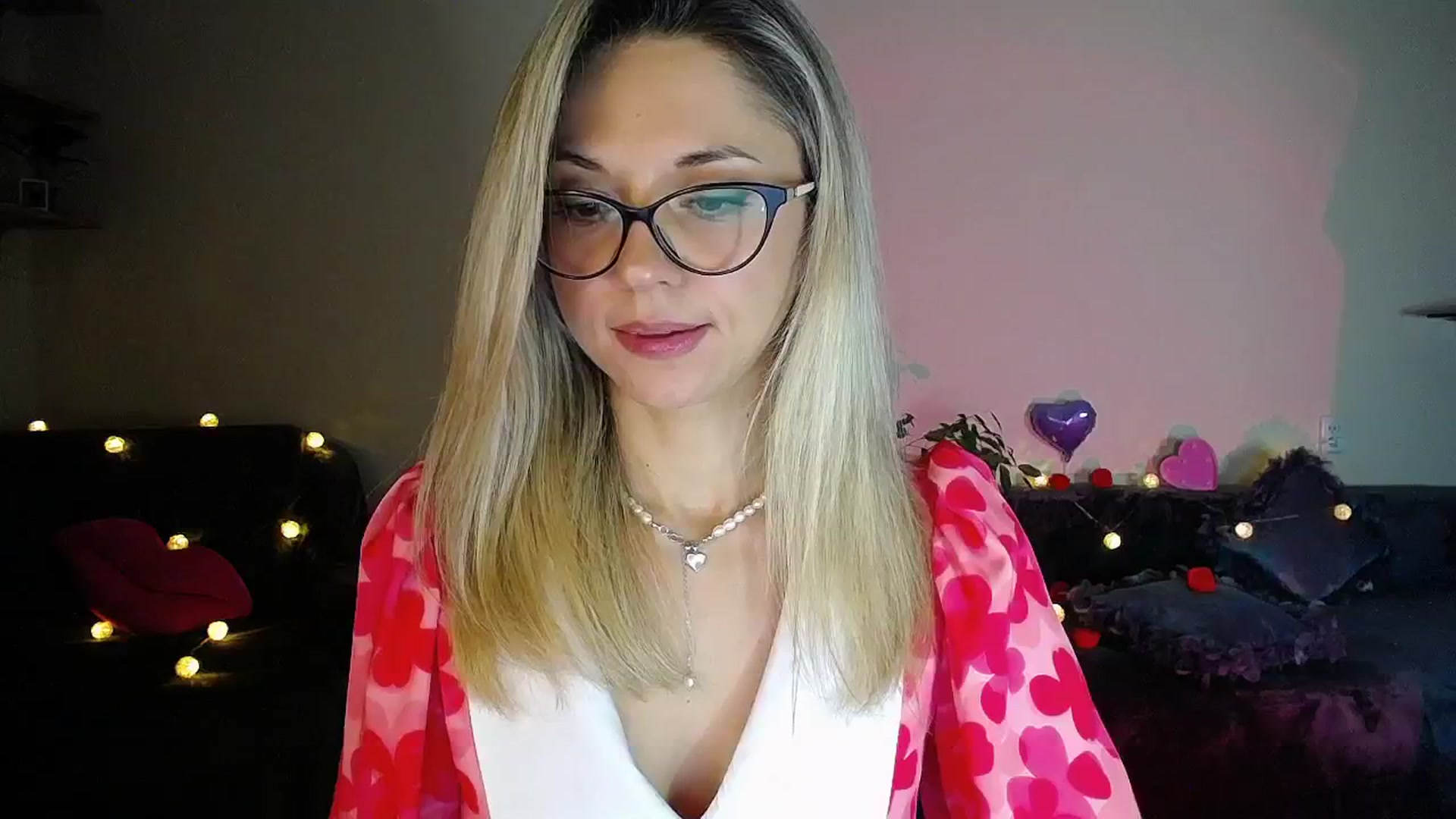Gallery image thumbnail from Sunshine_alis's myfreecams stream on, 10/18/2025, 18:06 image 6 of 20