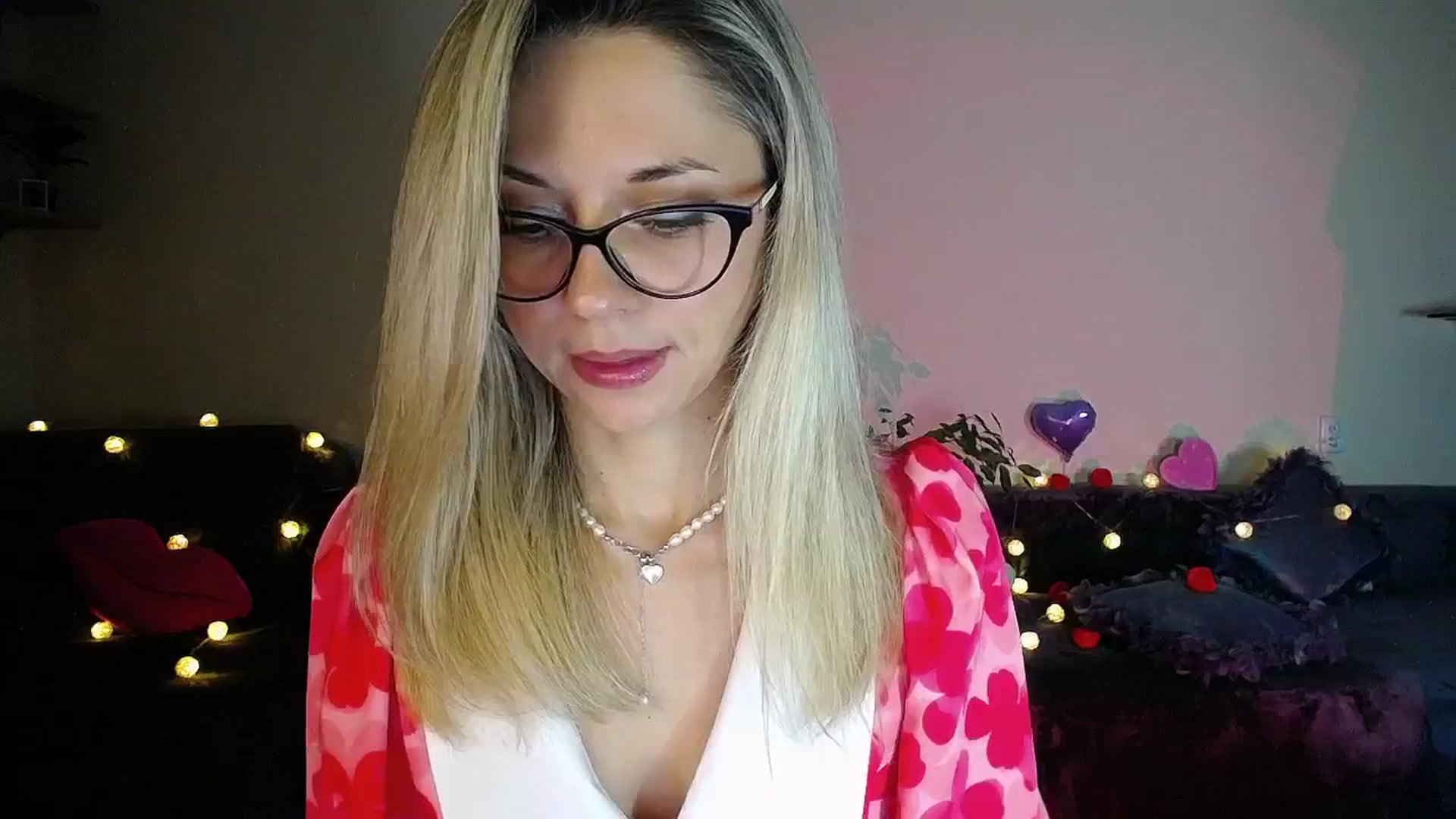 Gallery image thumbnail from Sunshine_alis's myfreecams stream on, 10/18/2025, 18:06 image 5 of 20