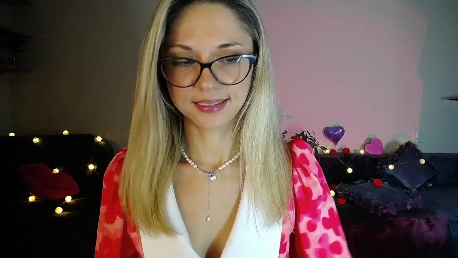Gallery image thumbnail from Sunshine_alis's myfreecams stream on, 10/18/2025, 18:06 image 19 of 20