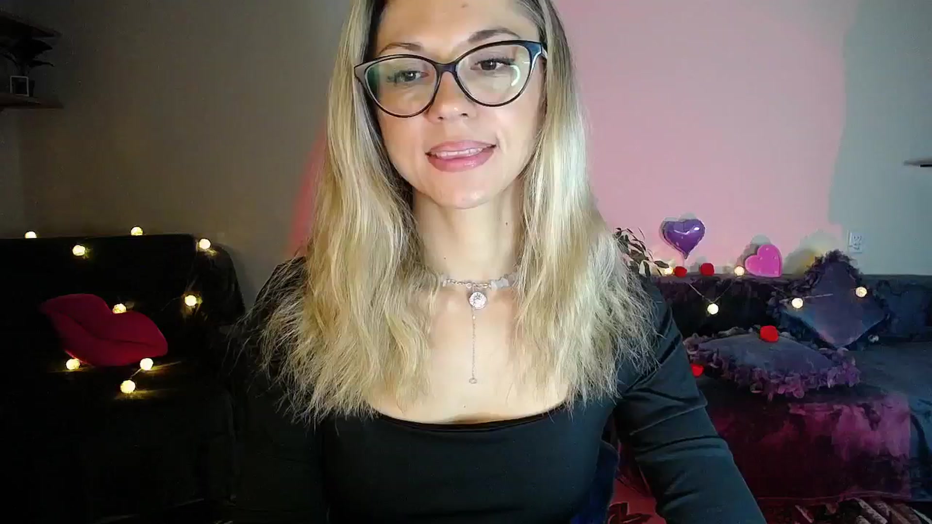 Gallery image thumbnail from Sunshine_alis's myfreecams stream on, 10/21/2025, 18:57 image 7 of 20