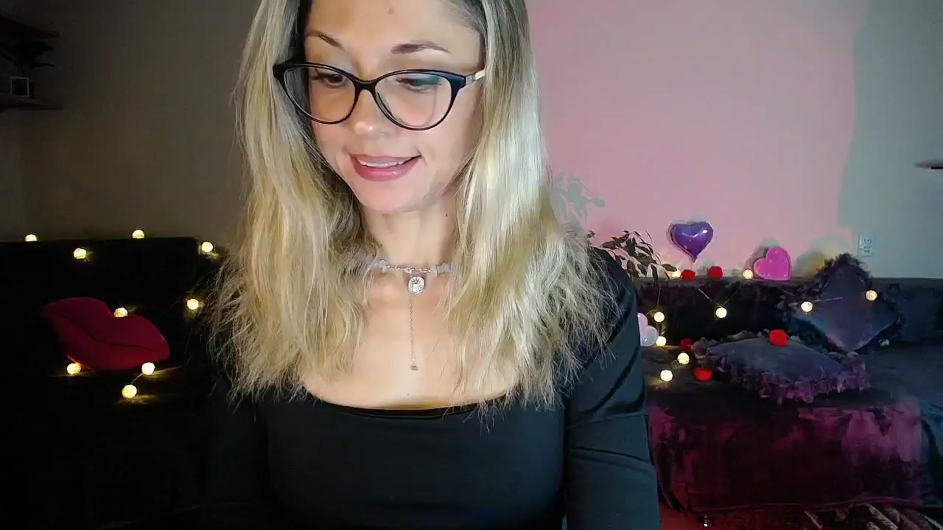 Gallery image thumbnail from Sunshine_alis's myfreecams stream on, 10/21/2025, 18:57 image 5 of 20