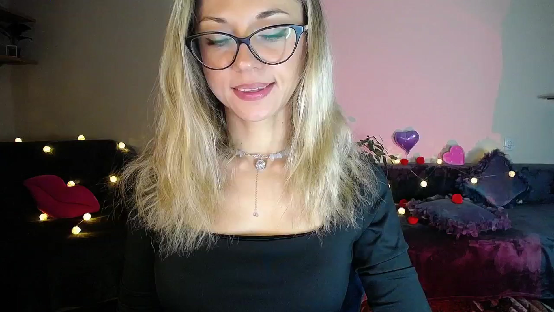 Gallery image thumbnail from Sunshine_alis's myfreecams stream on, 10/21/2025, 18:57 image 4 of 20