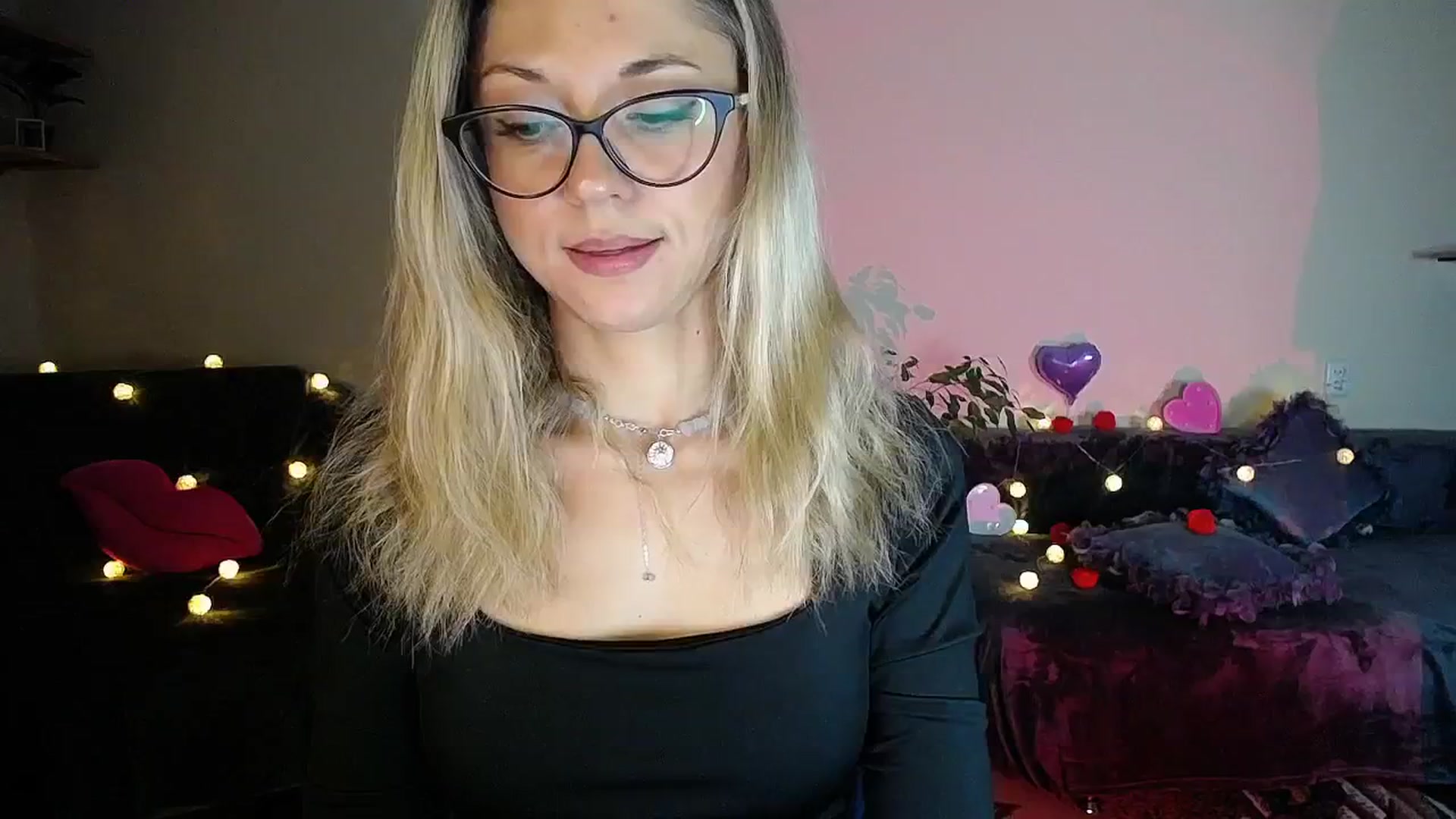 Gallery image thumbnail from Sunshine_alis's myfreecams stream on, 10/21/2025, 18:57 image 8 of 20
