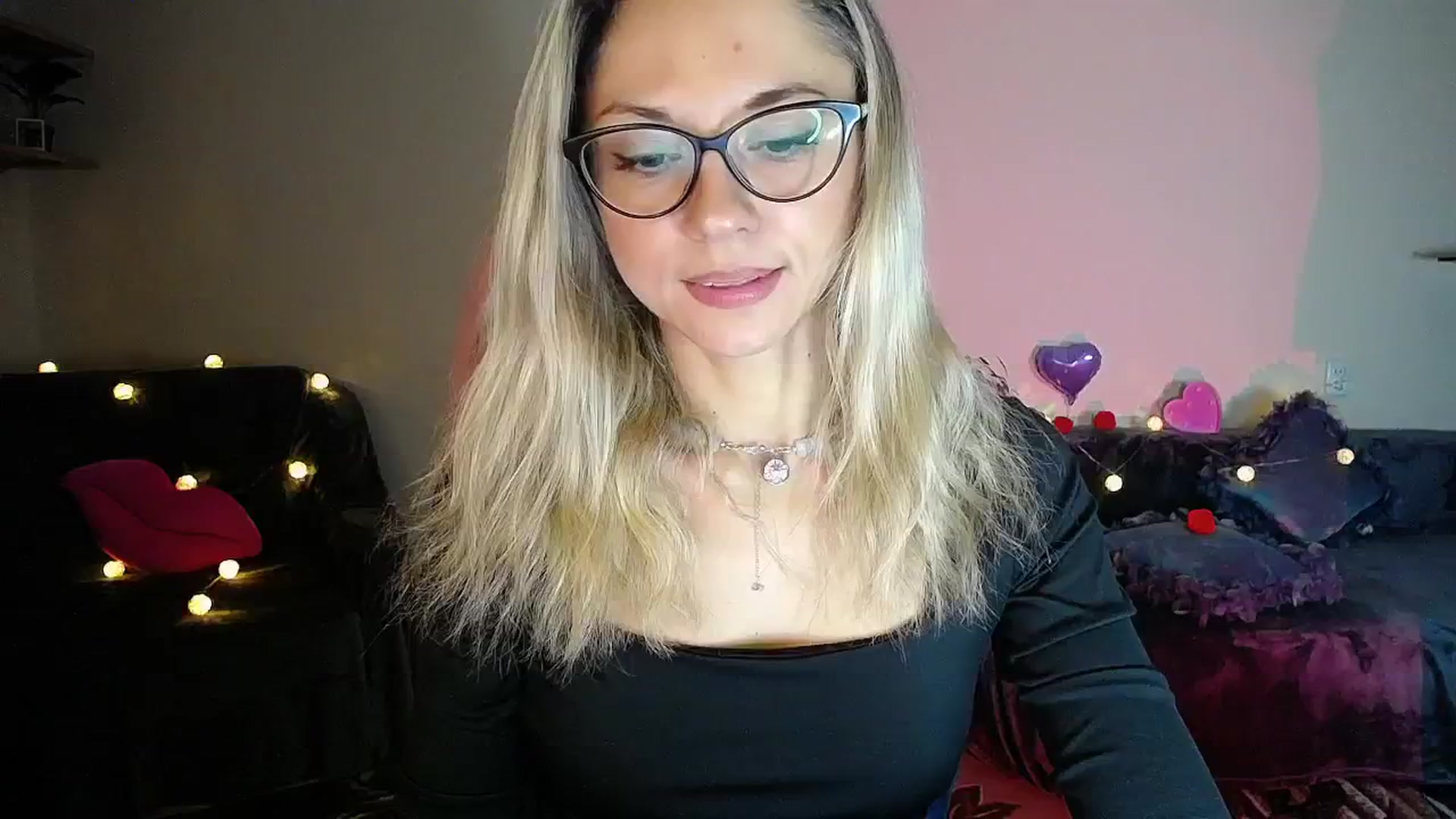 Gallery image thumbnail from Sunshine_alis's myfreecams stream on, 10/21/2025, 18:57 image 9 of 20