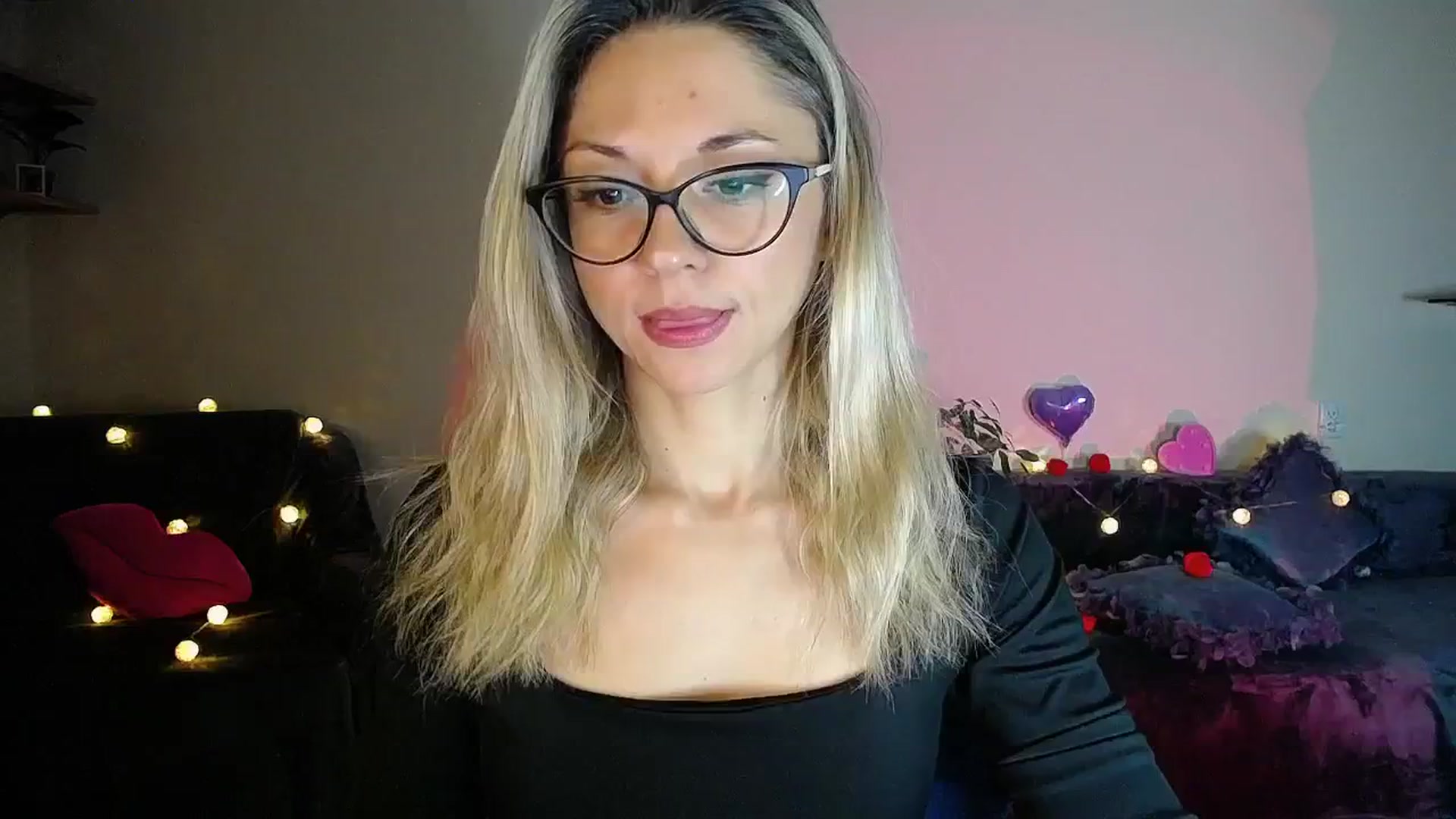 Gallery image thumbnail from Sunshine_alis's myfreecams stream on, 10/21/2025, 19:47 image 1 of 20
