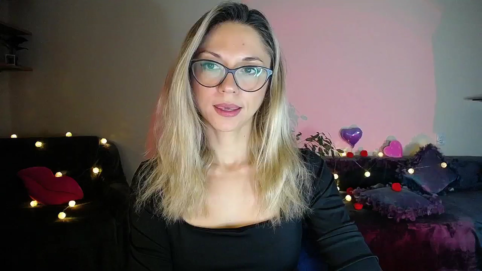 Gallery image thumbnail from Sunshine_alis's myfreecams stream on, 10/21/2025, 19:47 image 7 of 20