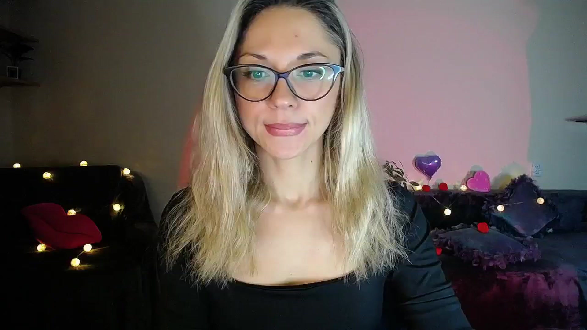 Gallery image thumbnail from Sunshine_alis's myfreecams stream on, 10/21/2025, 19:47 image 2 of 20