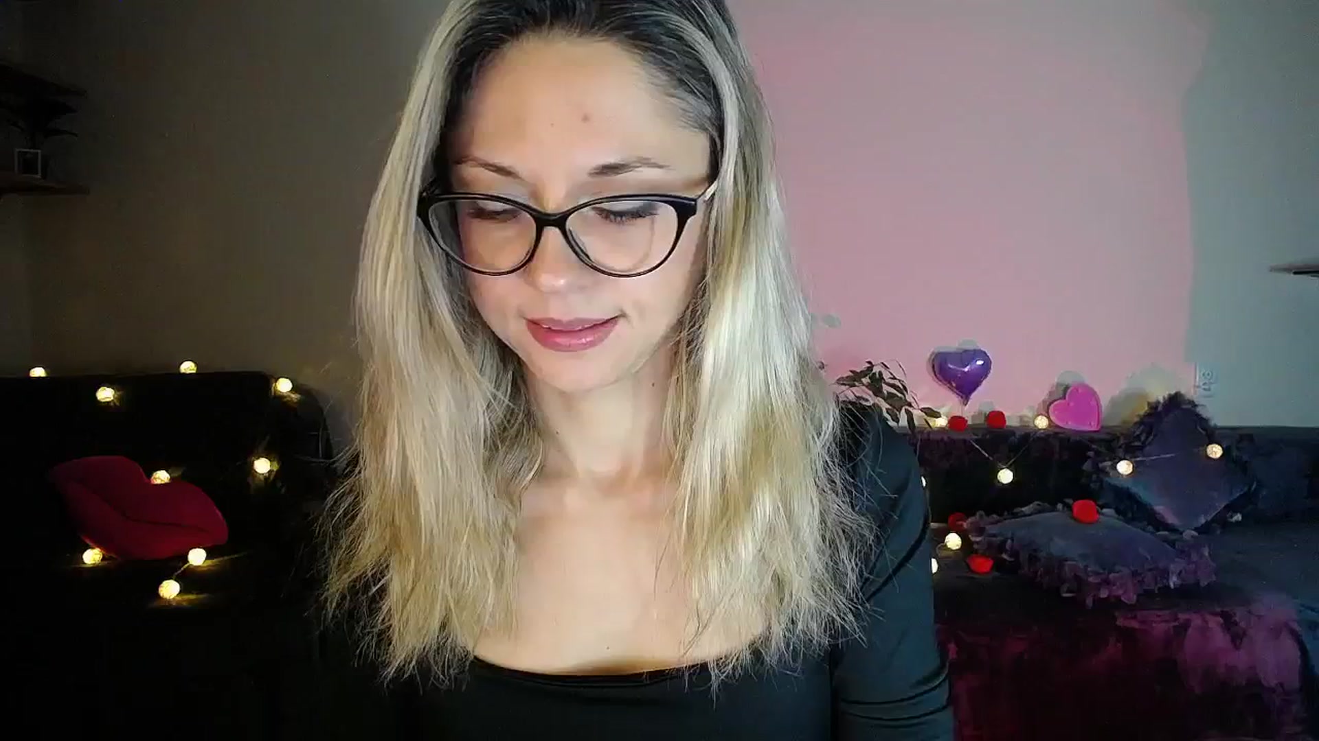 Gallery image thumbnail from Sunshine_alis's myfreecams stream on, 10/21/2025, 19:47 image 4 of 20