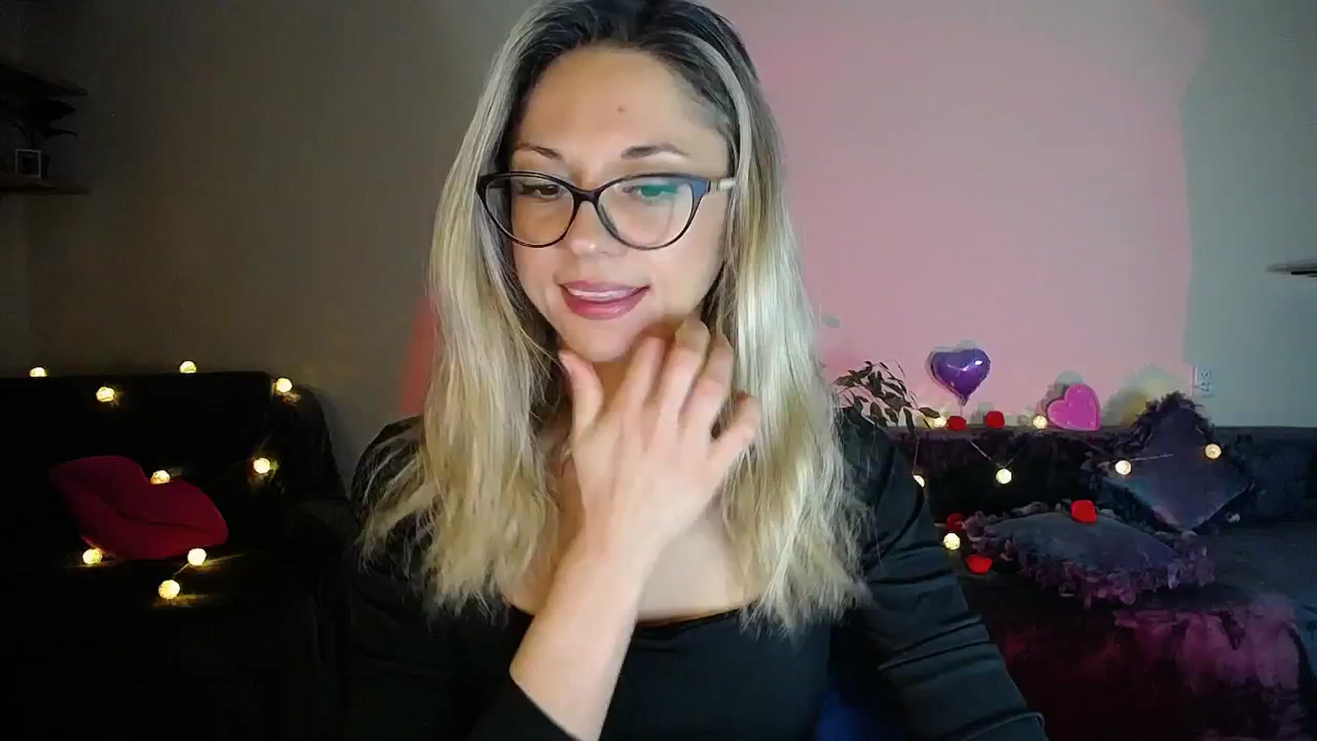 Gallery image thumbnail from Sunshine_alis's myfreecams stream on, 10/21/2025, 19:47 image 5 of 20