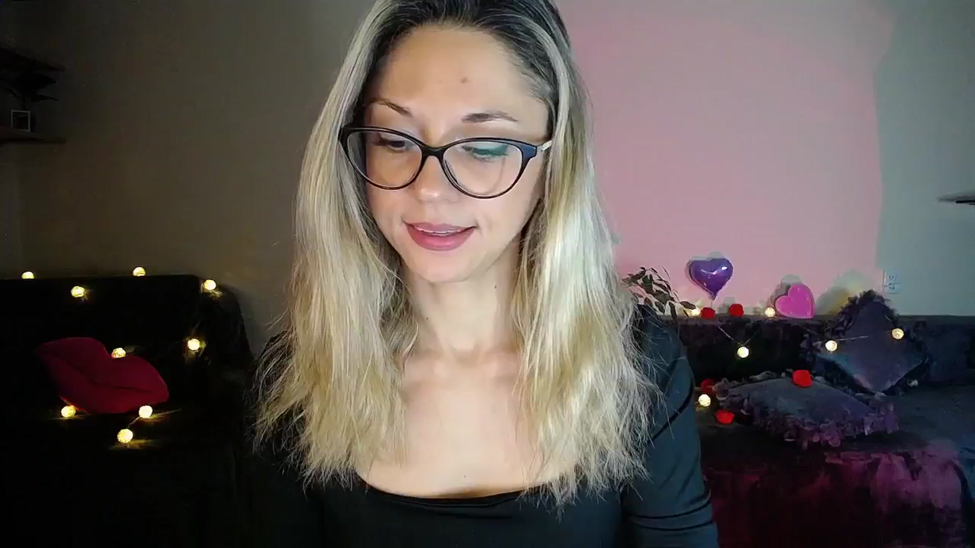 Gallery image thumbnail from Sunshine_alis's myfreecams stream on, 10/21/2025, 19:47 image 6 of 20