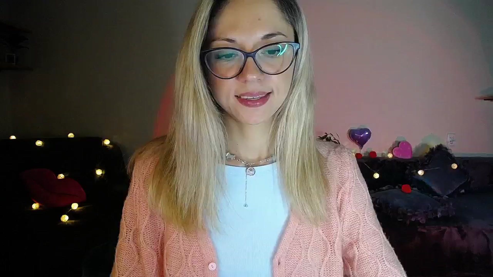 Gallery image thumbnail from Sunshine_alis's myfreecams stream on, 10/22/2025, 17:57 image 4 of 20