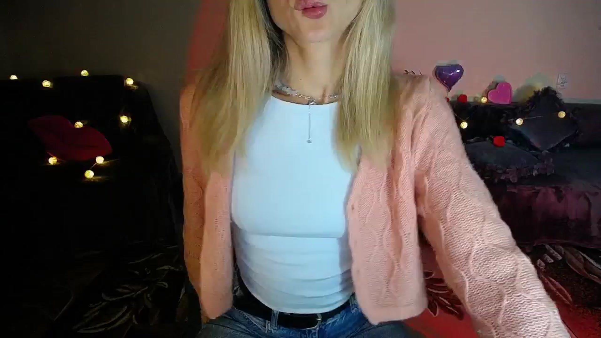 Gallery image thumbnail from Sunshine_alis's myfreecams stream on, 10/22/2025, 17:57 image 9 of 20