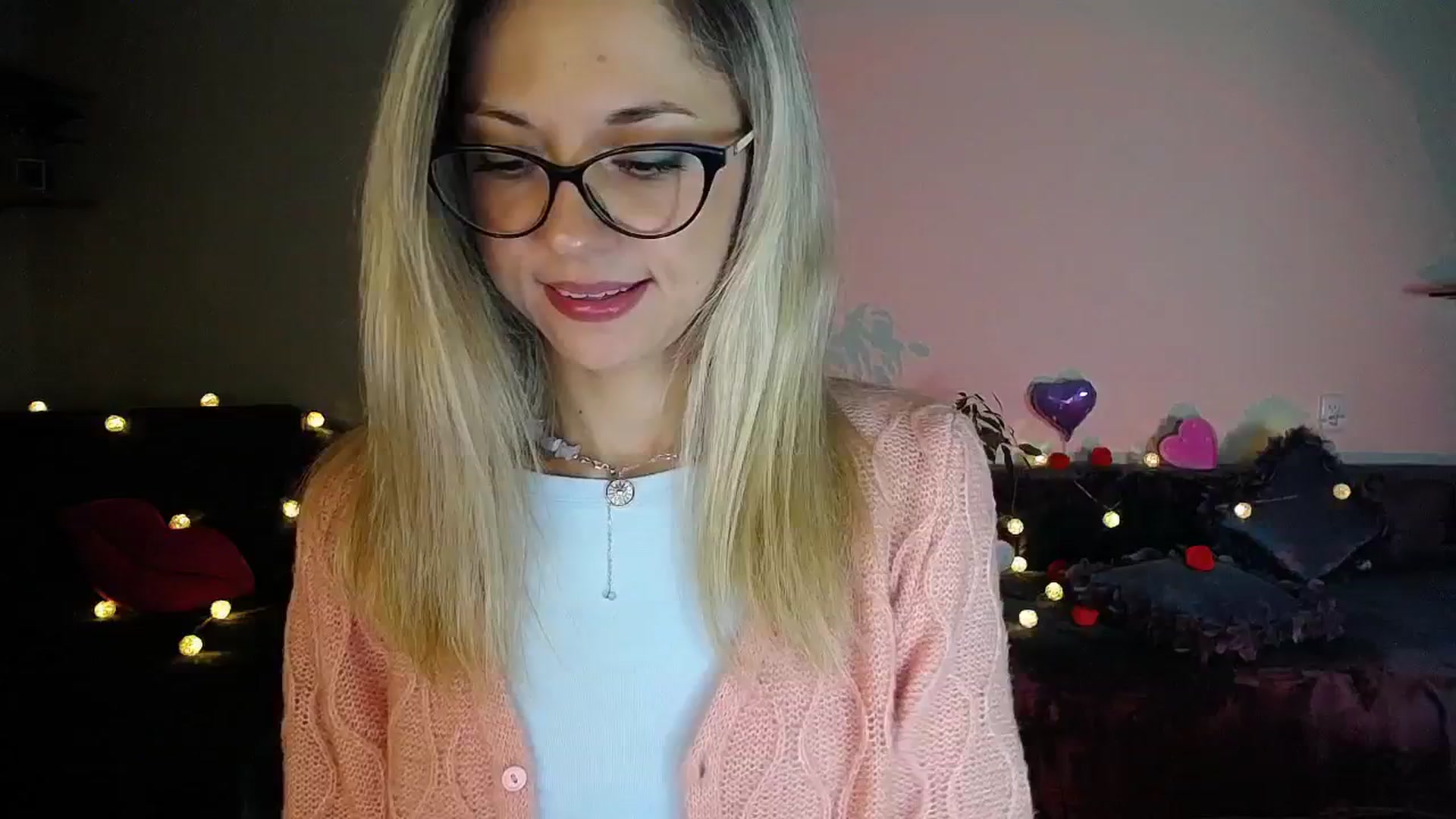 Gallery image thumbnail from Sunshine_alis's myfreecams stream on, 10/22/2025, 17:57 image 5 of 20
