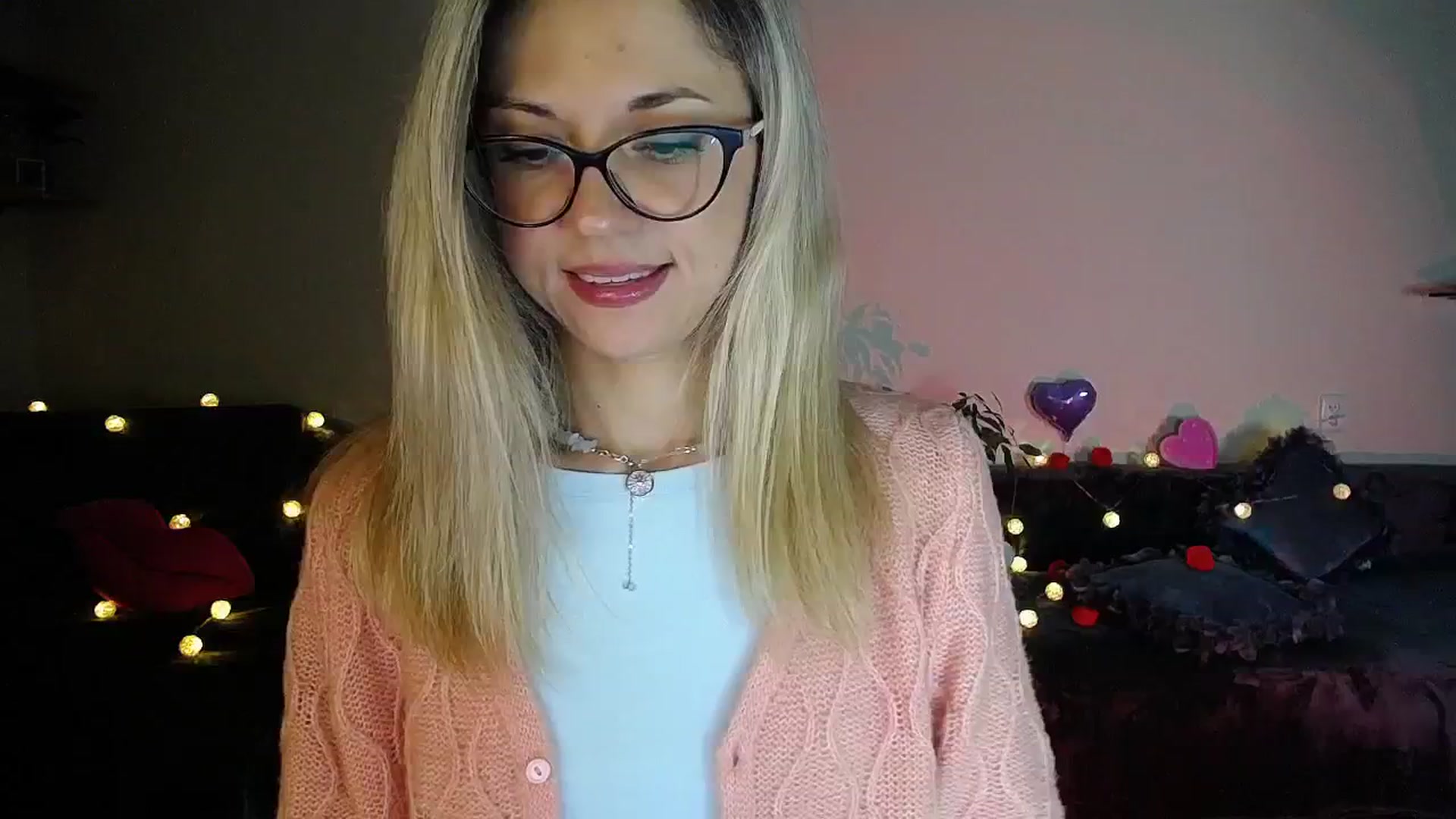 Gallery image thumbnail from Sunshine_alis's myfreecams stream on, 10/22/2025, 17:57 image 6 of 20