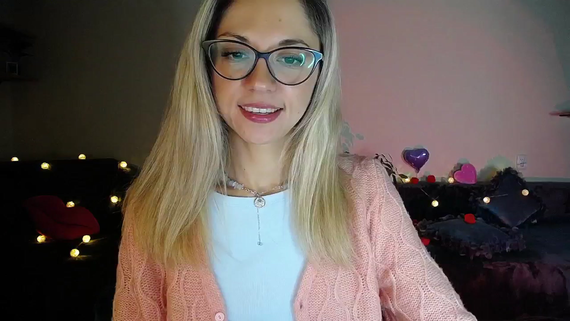 Gallery image thumbnail from Sunshine_alis's myfreecams stream on, 10/22/2025, 17:57 image 2 of 20