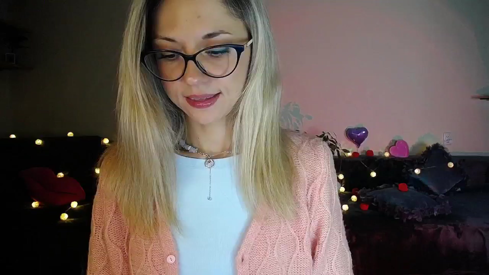 Gallery image thumbnail from Sunshine_alis's myfreecams stream on, 10/22/2025, 17:57 image 1 of 20