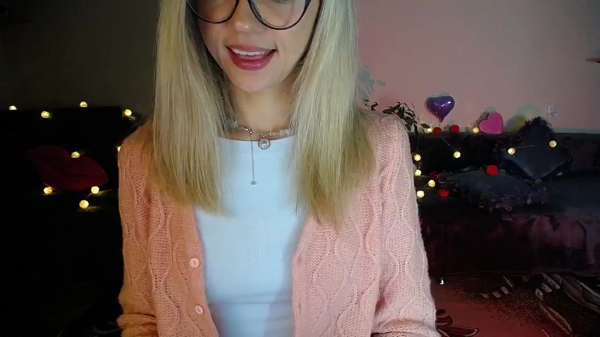 Gallery image thumbnail from Sunshine_alis's myfreecams stream on, 10/22/2025, 18:51 image 18 of 20