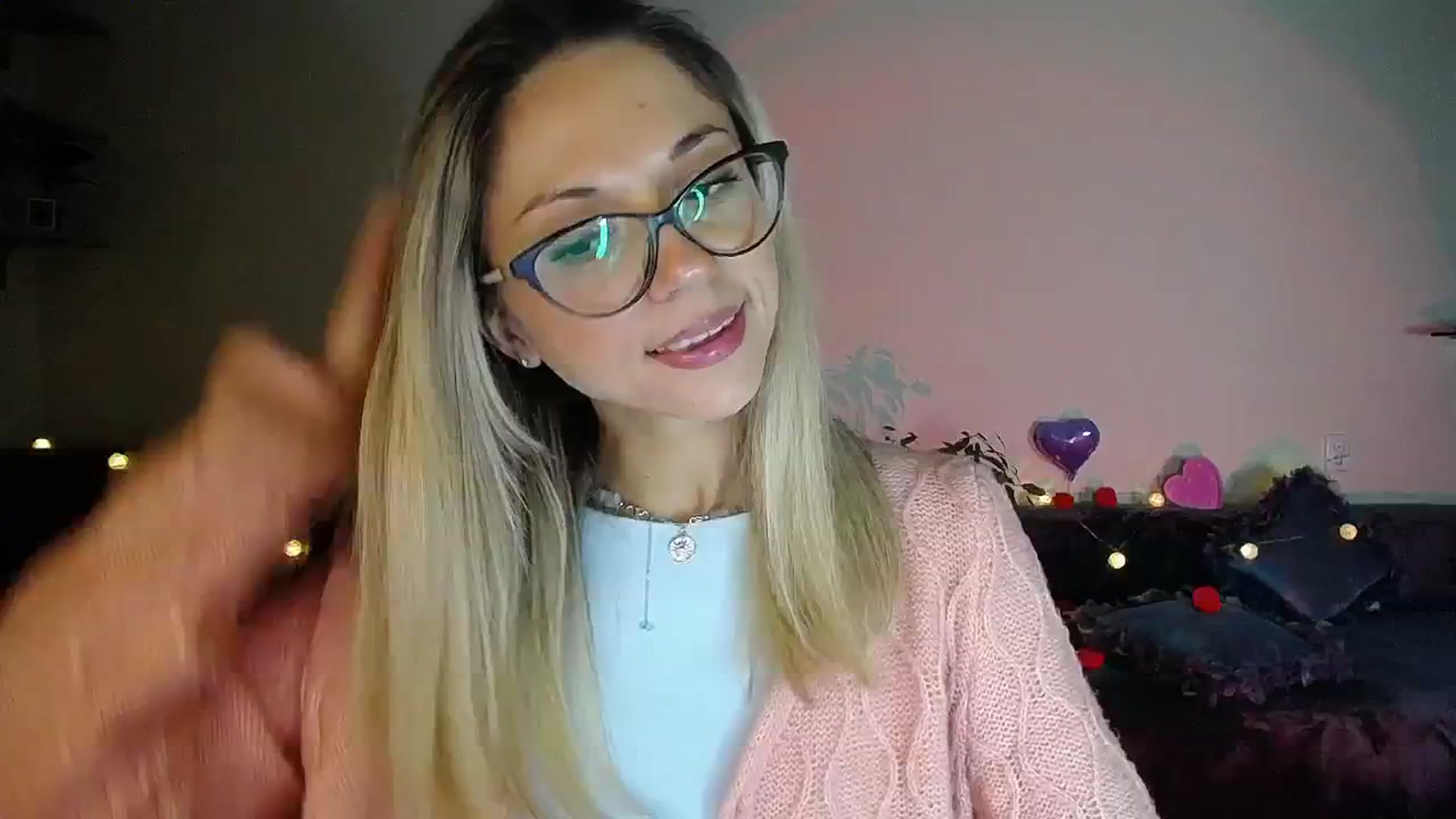 Gallery image thumbnail from Sunshine_alis's myfreecams stream on, 10/22/2025, 18:51 image 1 of 20