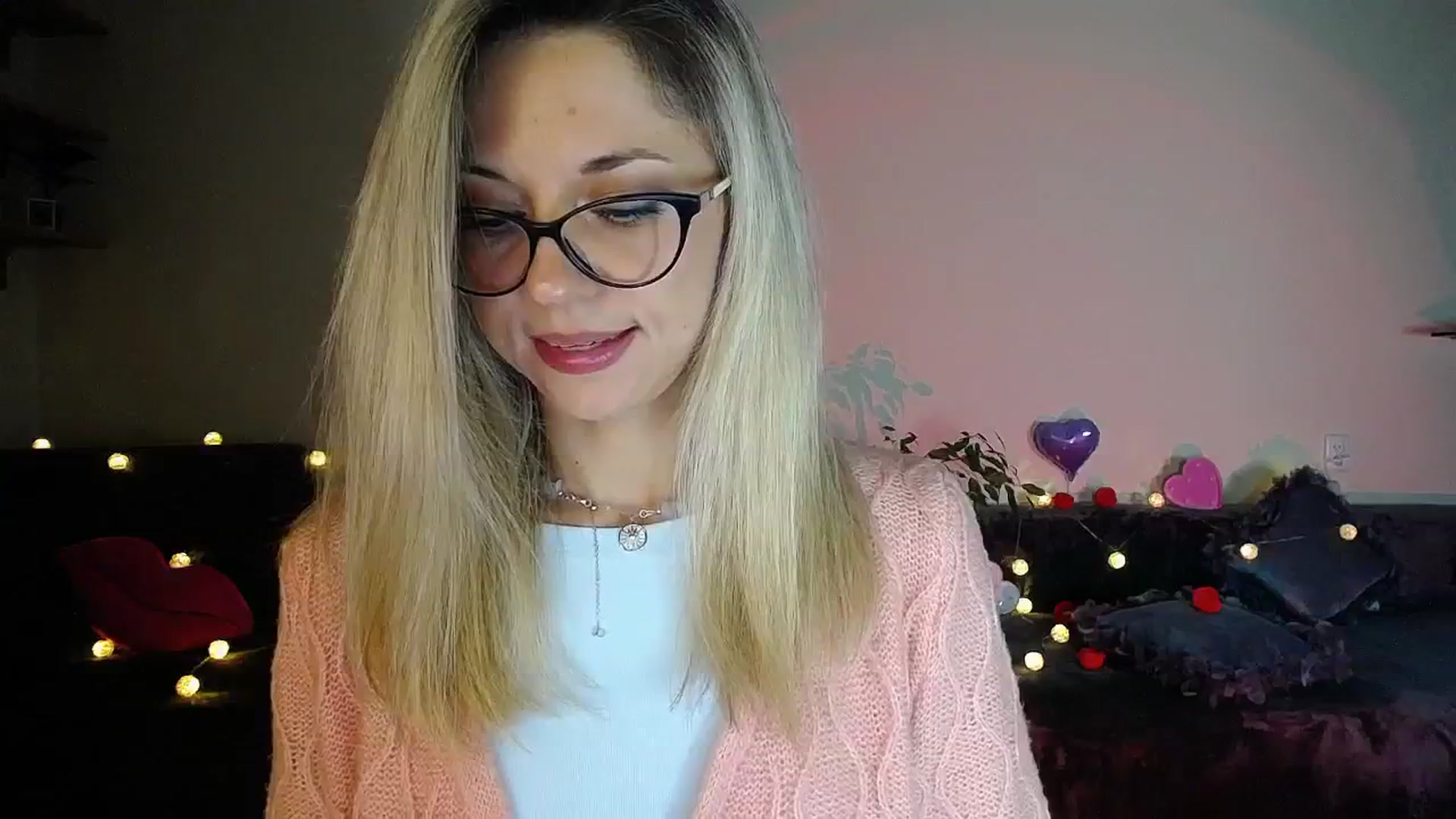 Gallery image thumbnail from Sunshine_alis's myfreecams stream on, 10/22/2025, 18:51 image 3 of 20