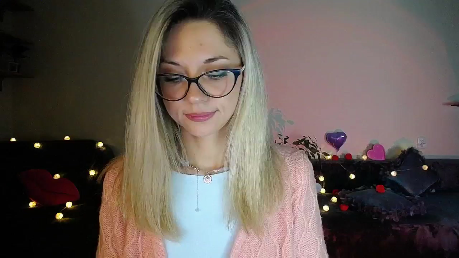 Gallery image thumbnail from Sunshine_alis's myfreecams stream on, 10/22/2025, 18:51 image 13 of 20